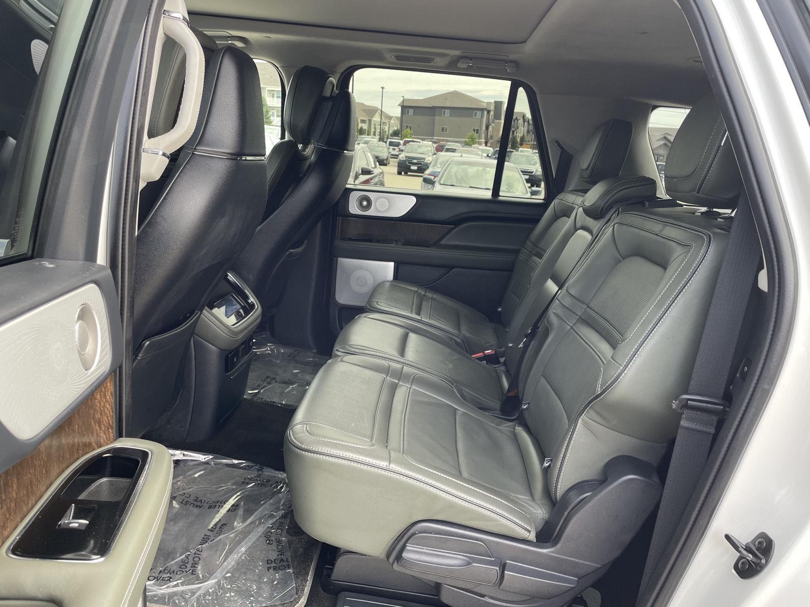 2022 Lincoln Navigator Black Label photo 19