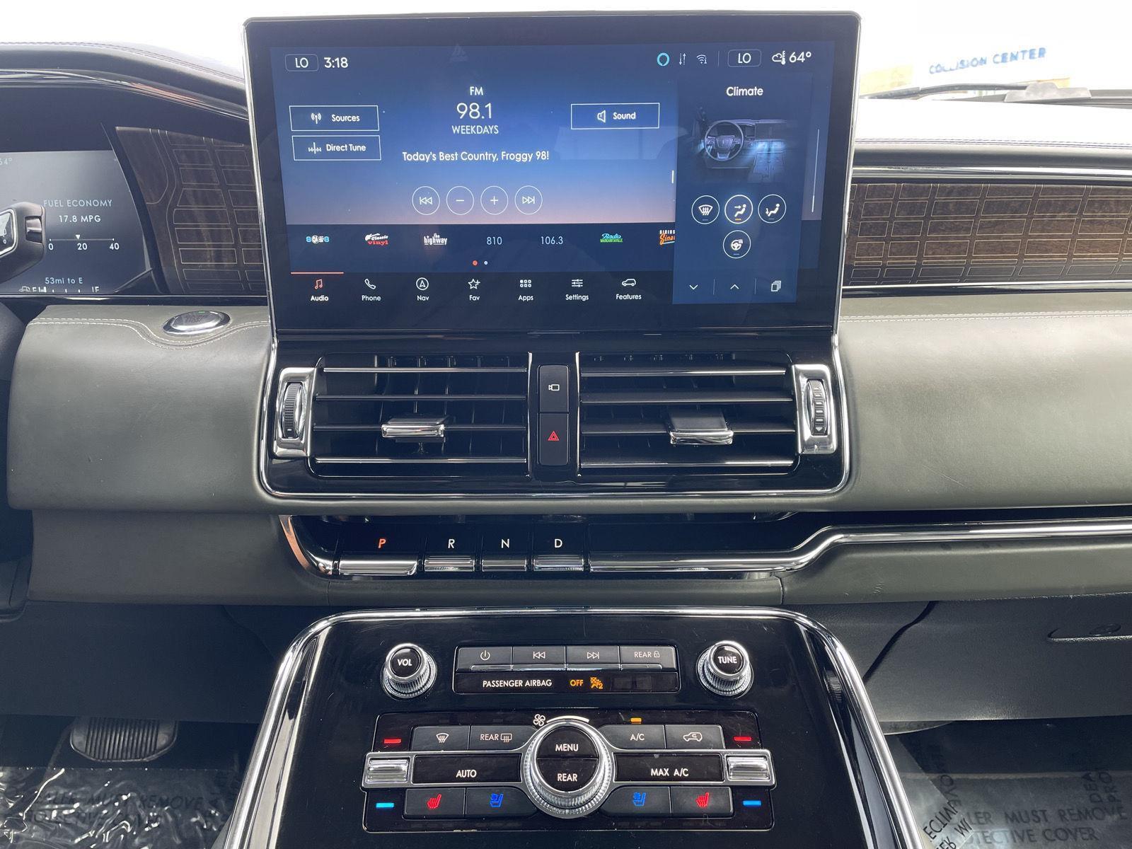 2022 Lincoln Navigator Black Label photo 24