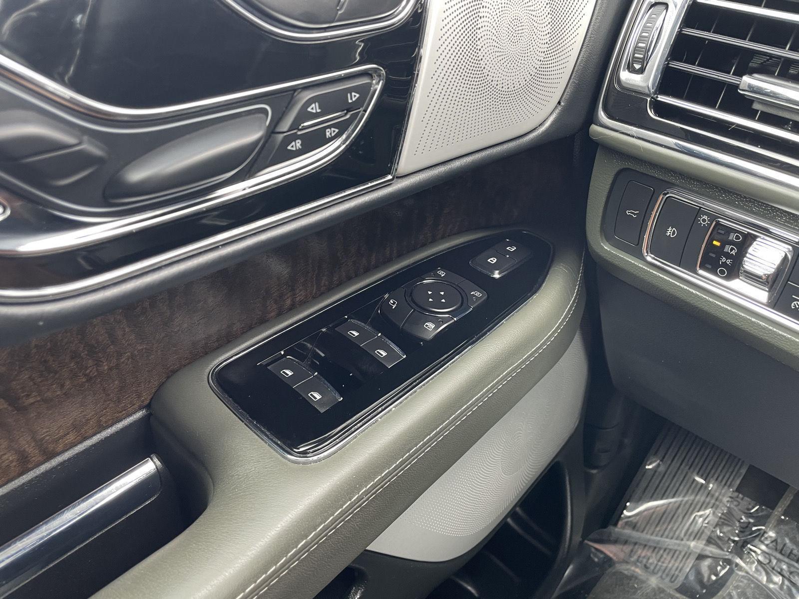 2022 Lincoln Navigator Black Label photo 34