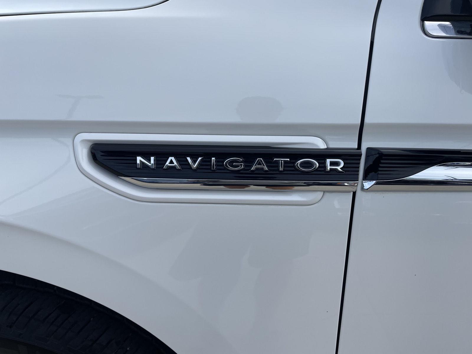 2022 Lincoln Navigator Black Label photo 42