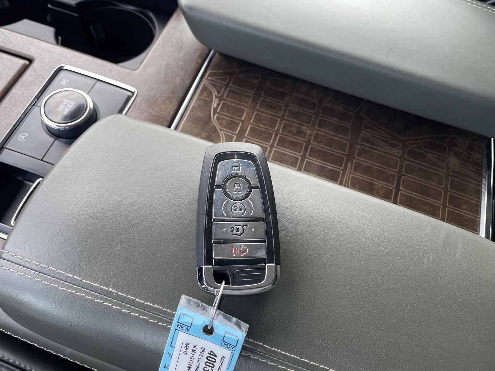 2022 Lincoln Navigator Black Label photo 44