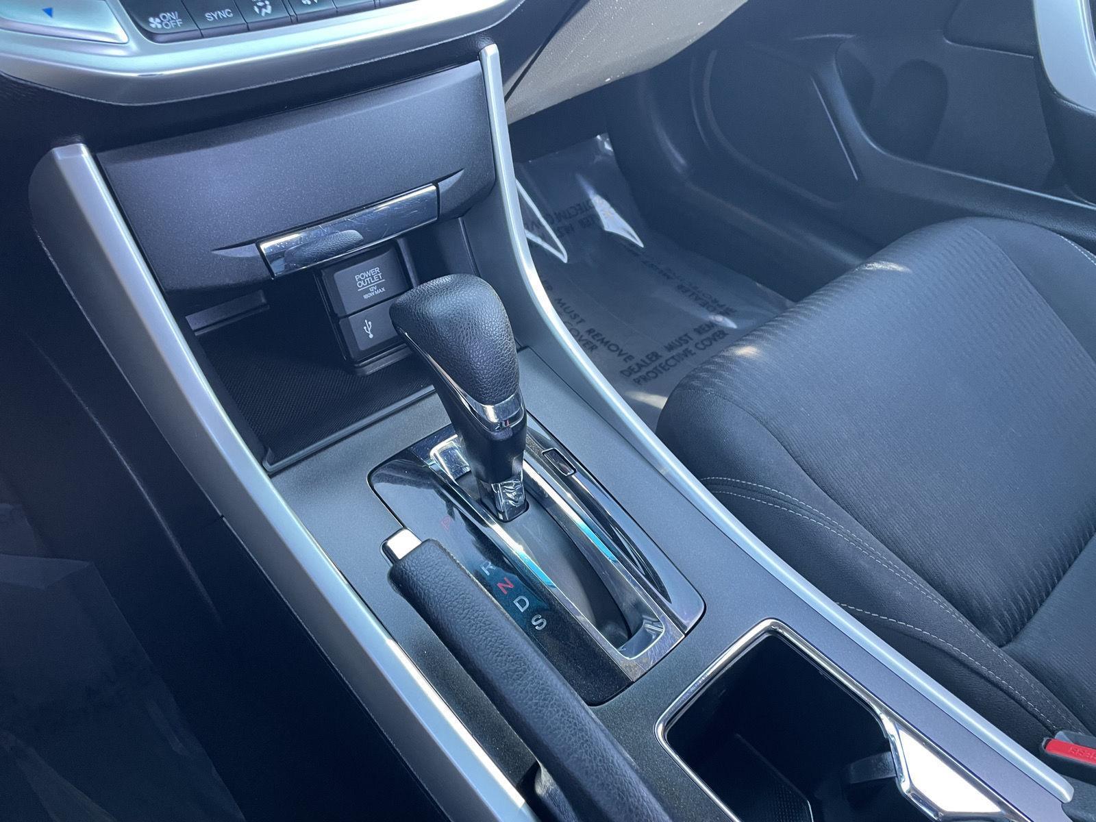 2015 Honda Accord EX photo 29