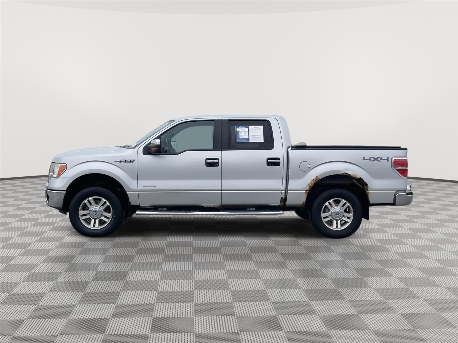 2011 Ford F-150 XLT photo 2