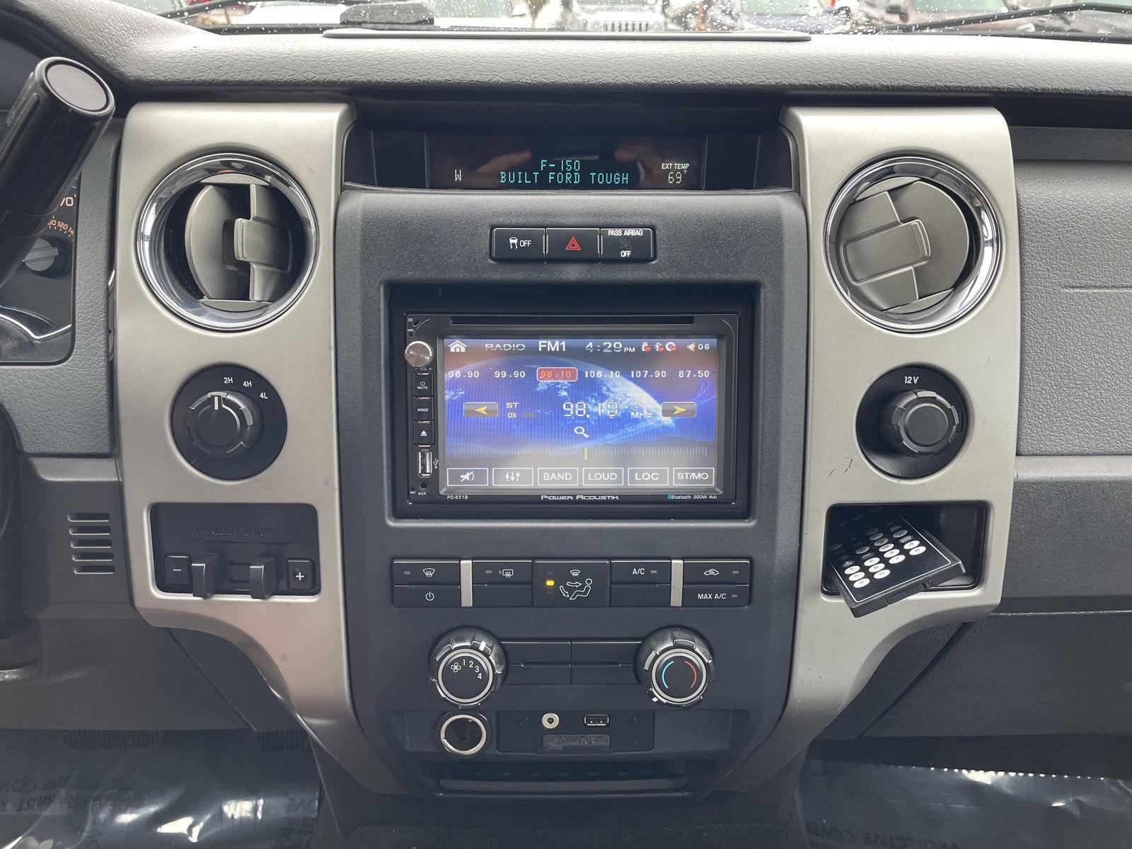 2011 Ford F-150 XLT photo 20