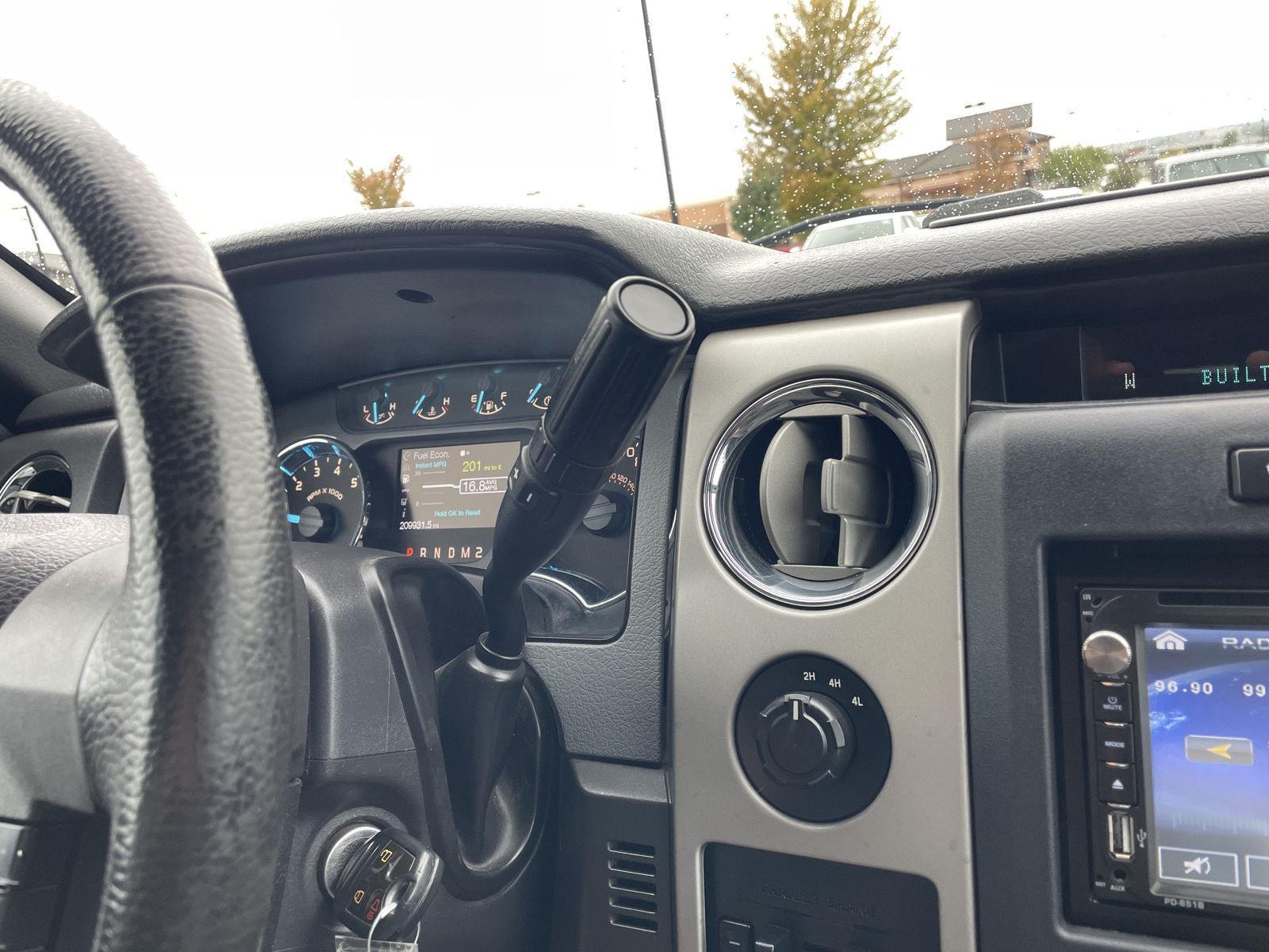 2011 Ford F-150 XLT photo 27