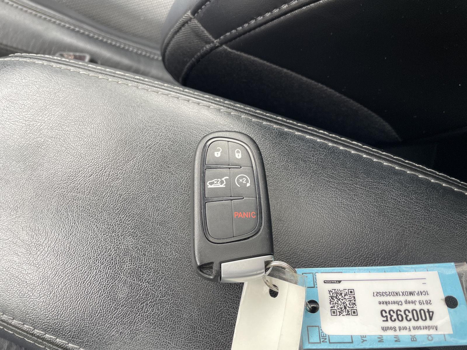 Used 2019 Jeep Cherokee Limited SUV/Crossover for sale in Lincoln NE