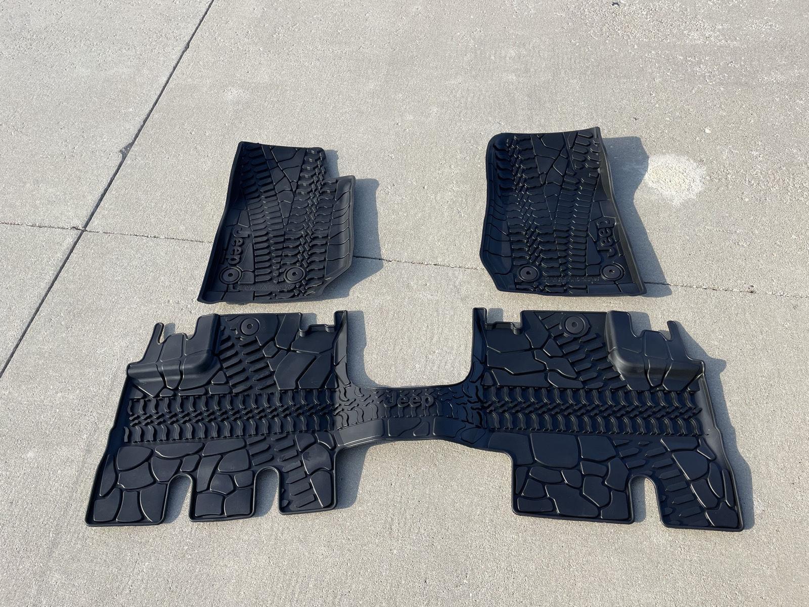 Pre-Owned 2015 Jeep Wrangler Unlimited for sale in Lincoln NE