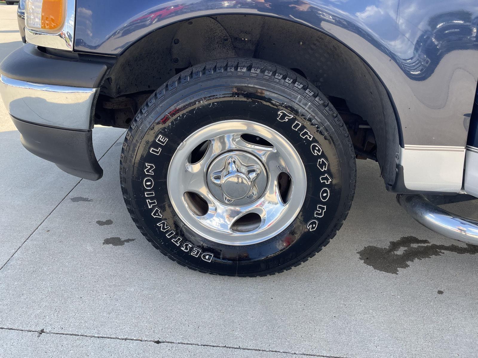 2002 Ford F-150 XLT photo 10