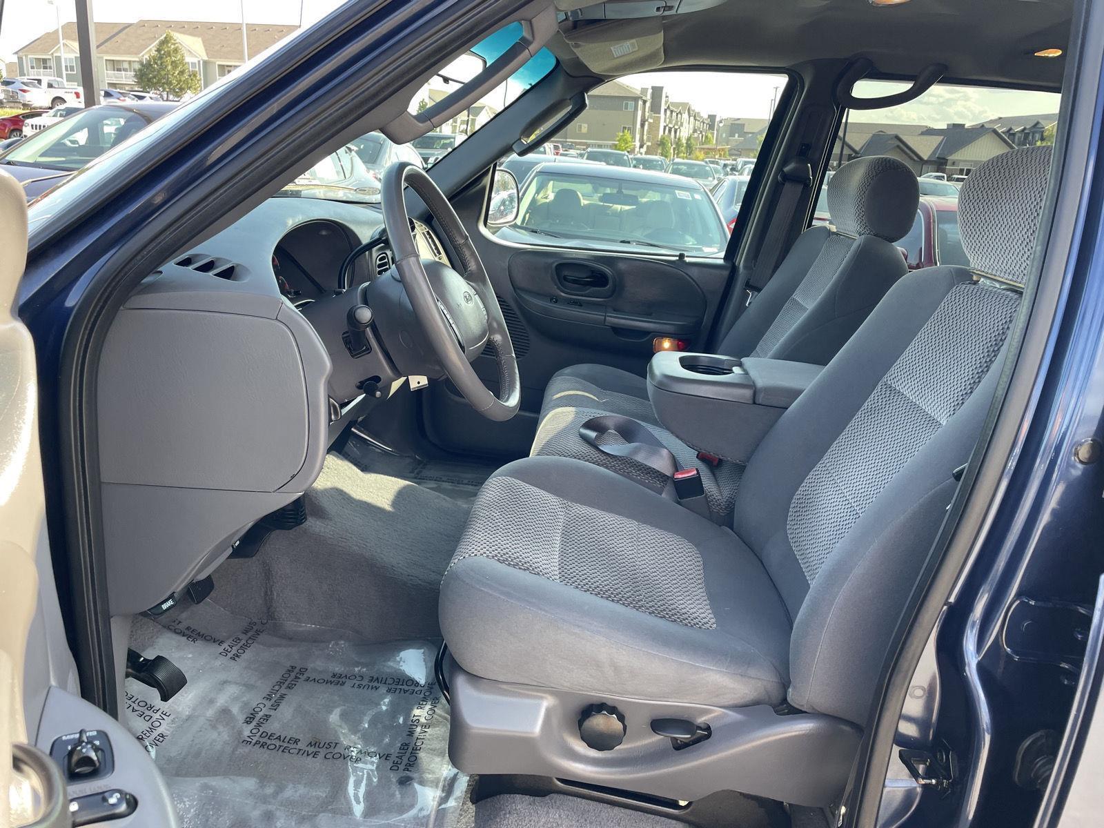 2002 Ford F-150 XLT photo 17