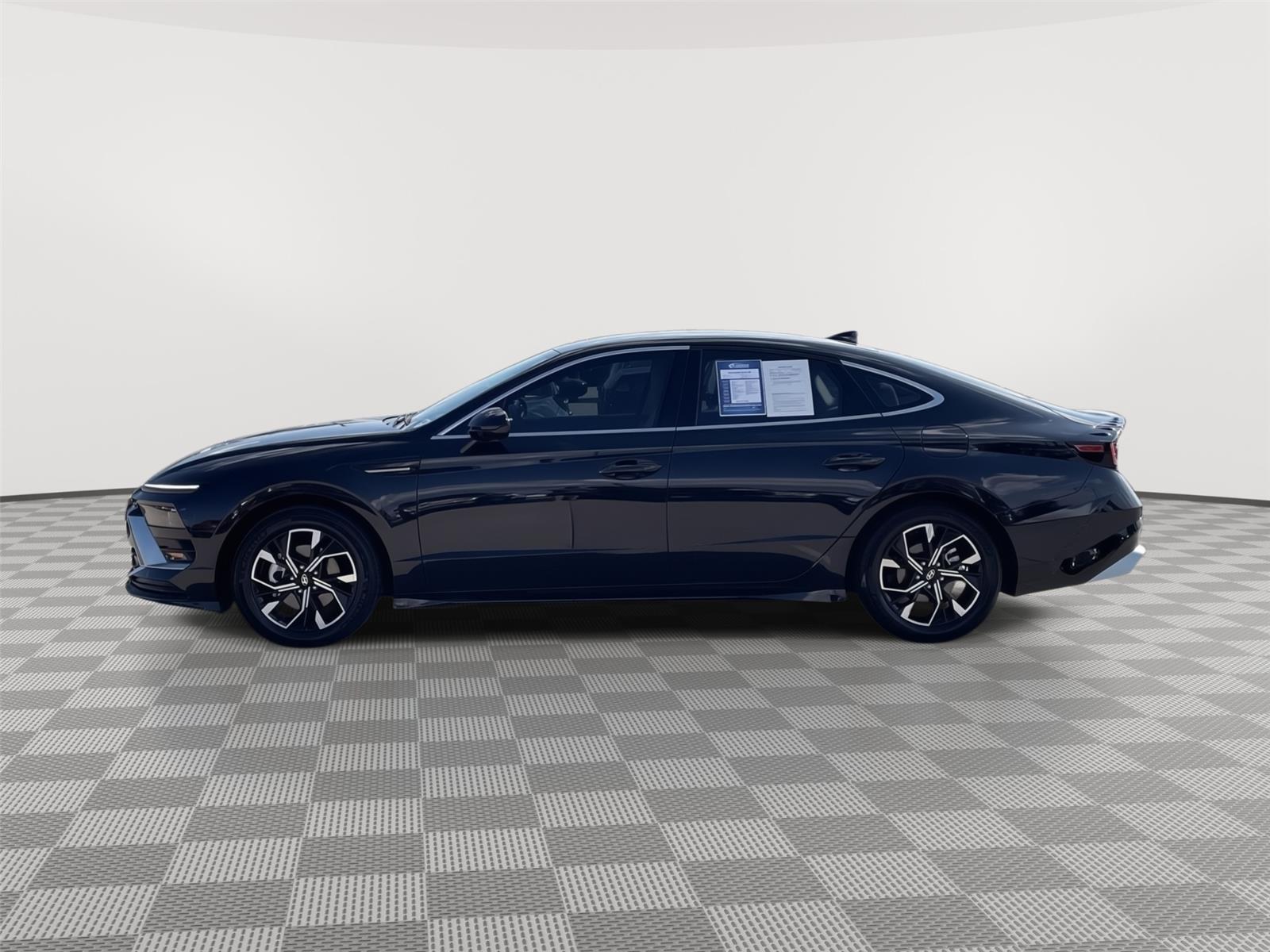 2024 Hyundai Sonata SEL photo 2