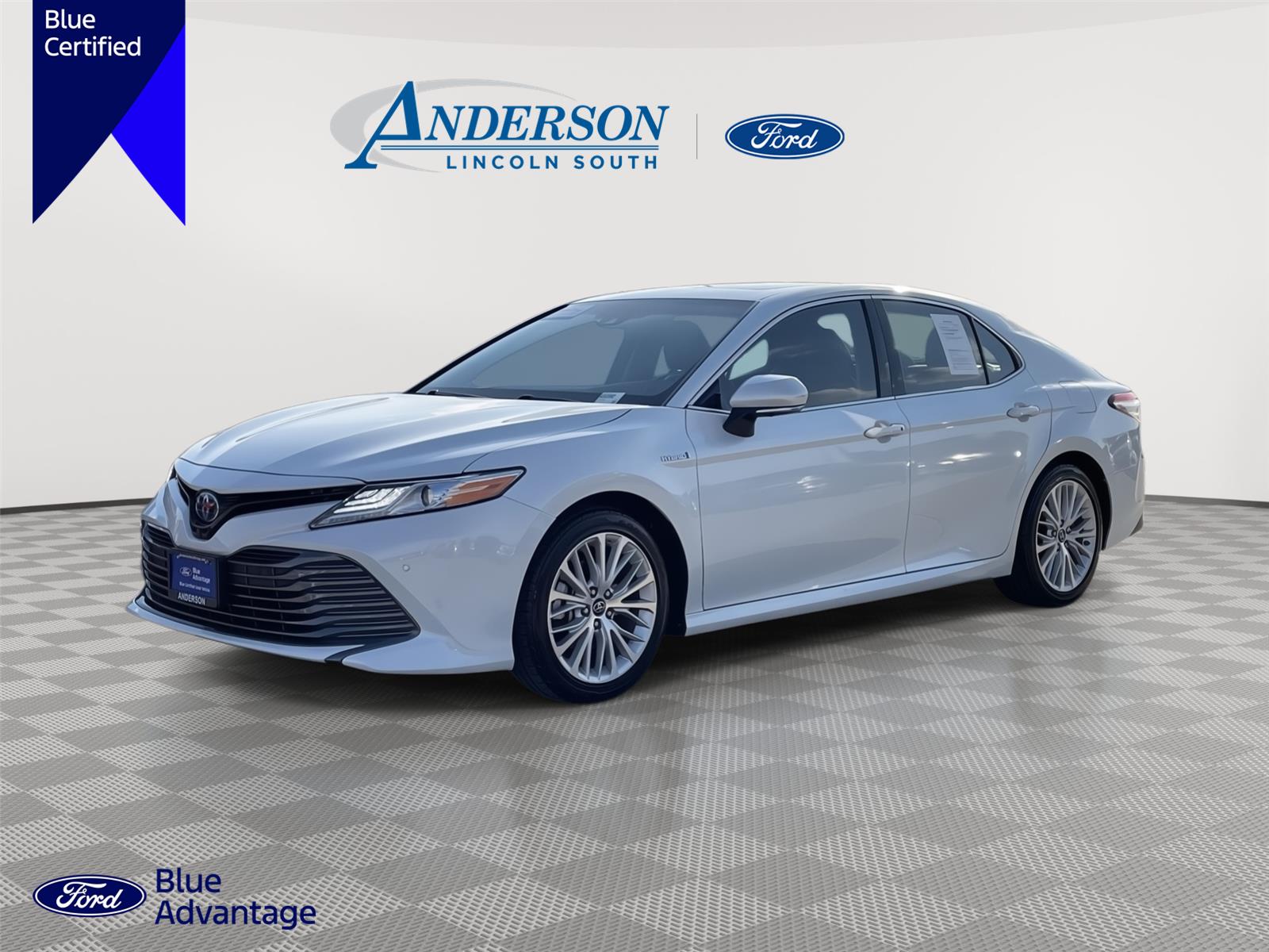 Used 2018 Toyota Camry Hybrid XLE Sedan for sale in Lincoln NE