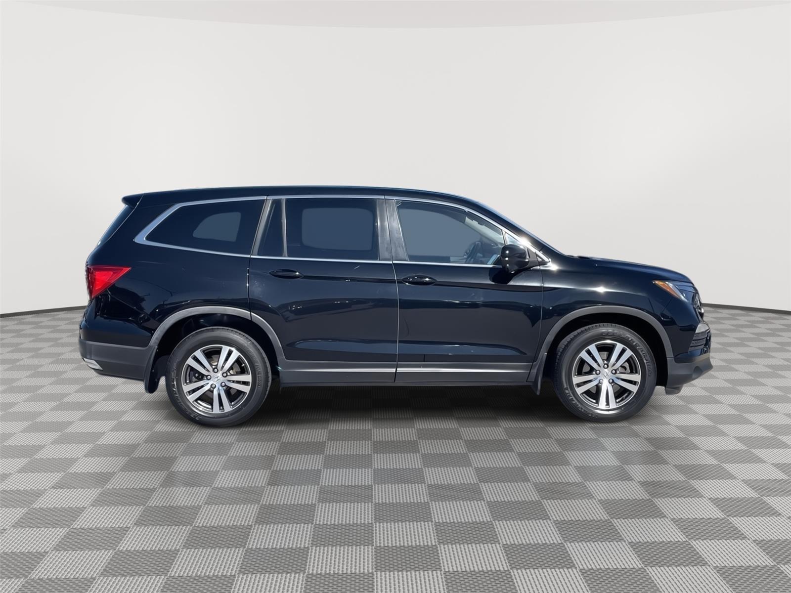 Used 2017 Honda Pilot for sale in Lincoln NE