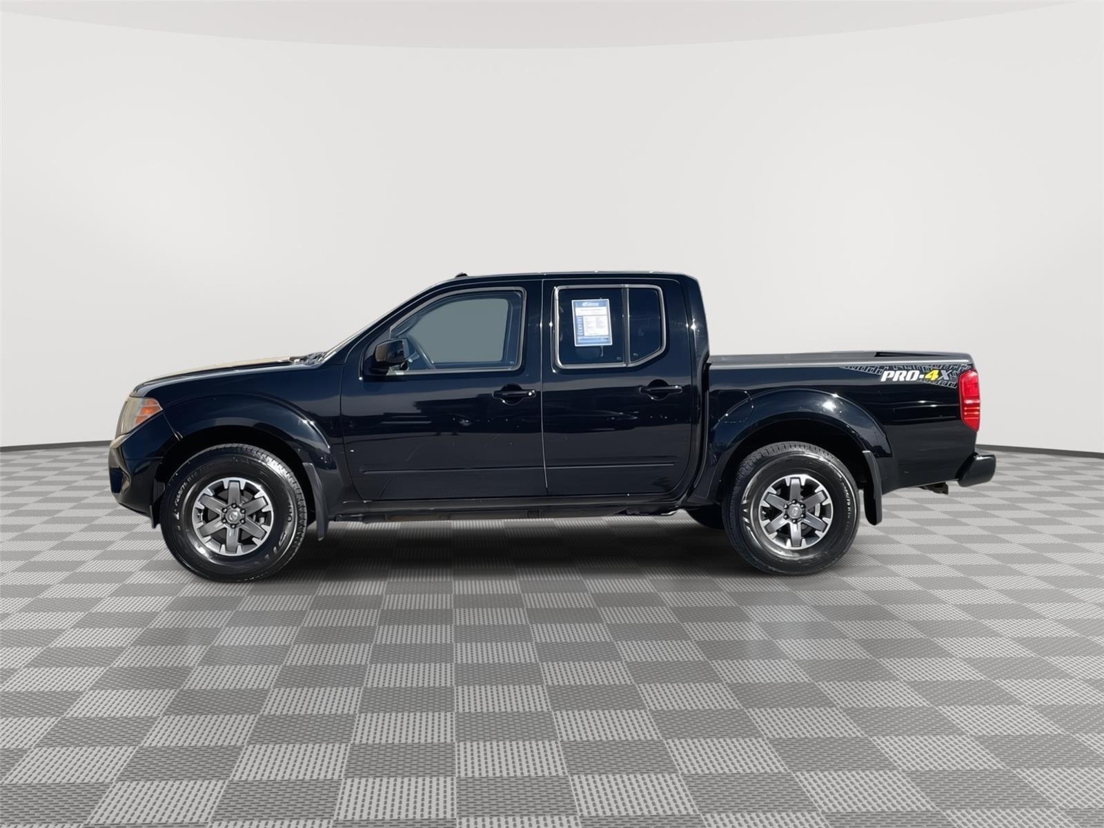 Used 2015 Nissan Frontier PRO-4X Crew Cab Truck for sale in Lincoln NE