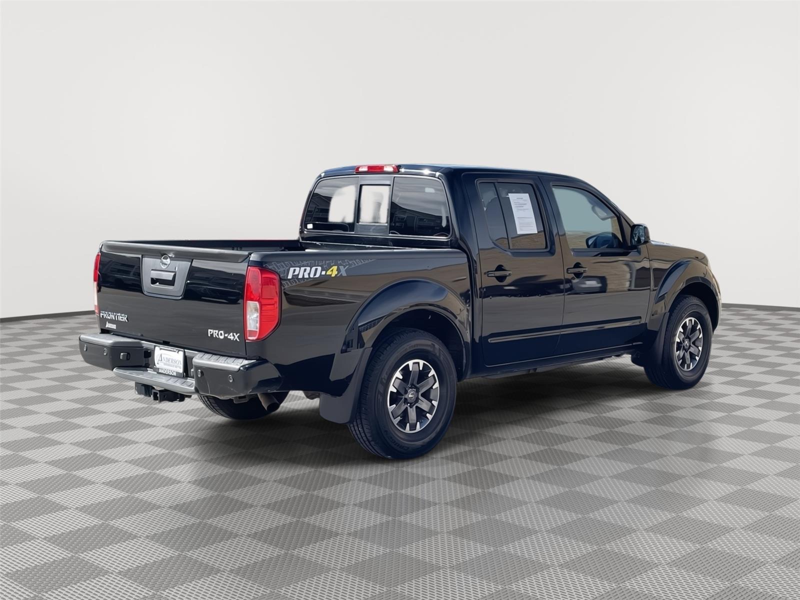 Used 2015 Nissan Frontier PRO-4X Crew Cab Truck for sale in Lincoln NE