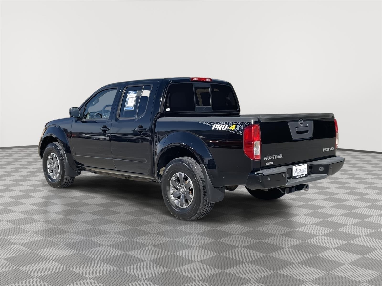 Used 2015 Nissan Frontier PRO-4X Crew Cab Truck for sale in Lincoln NE