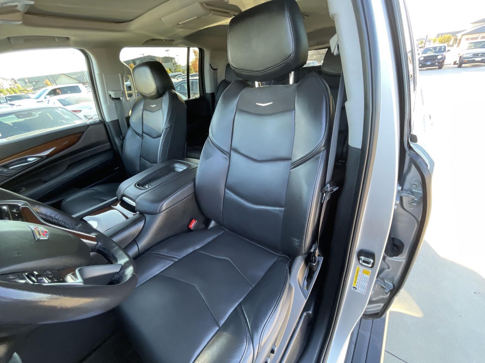 Used 2020 Cadillac Escalade ESV for sale in Lincoln NE