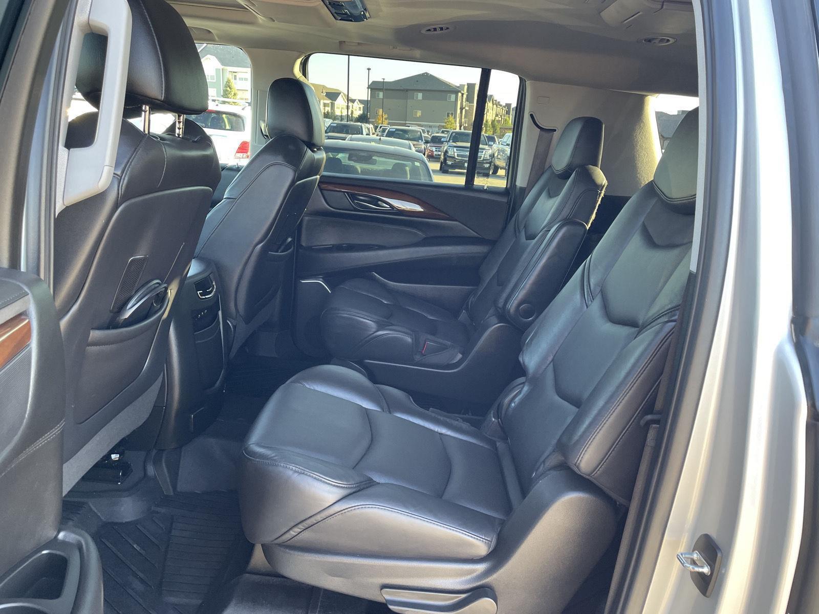 Used 2020 Cadillac Escalade ESV for sale in Lincoln NE