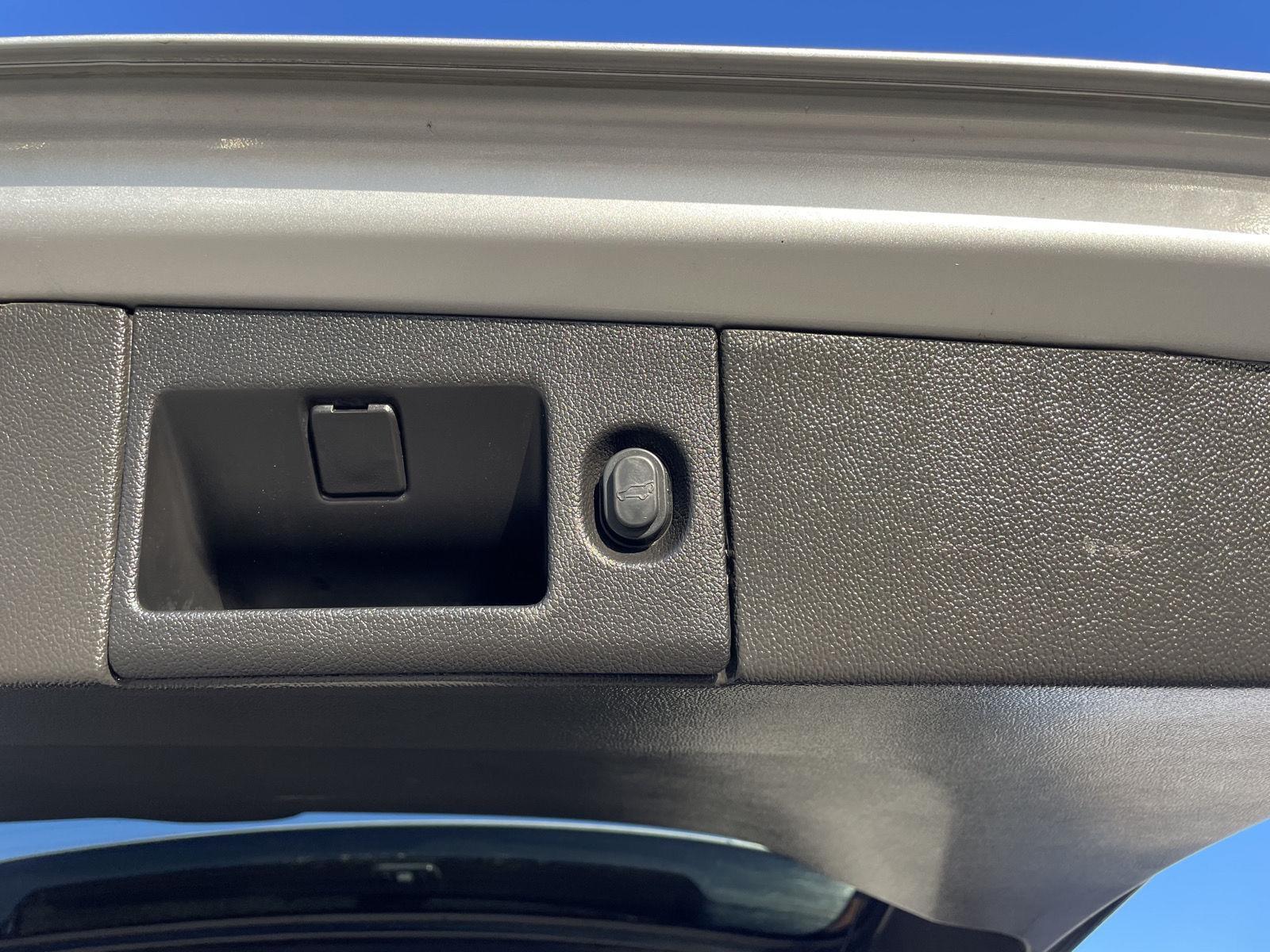 Used 2020 Cadillac Escalade ESV for sale in Lincoln NE