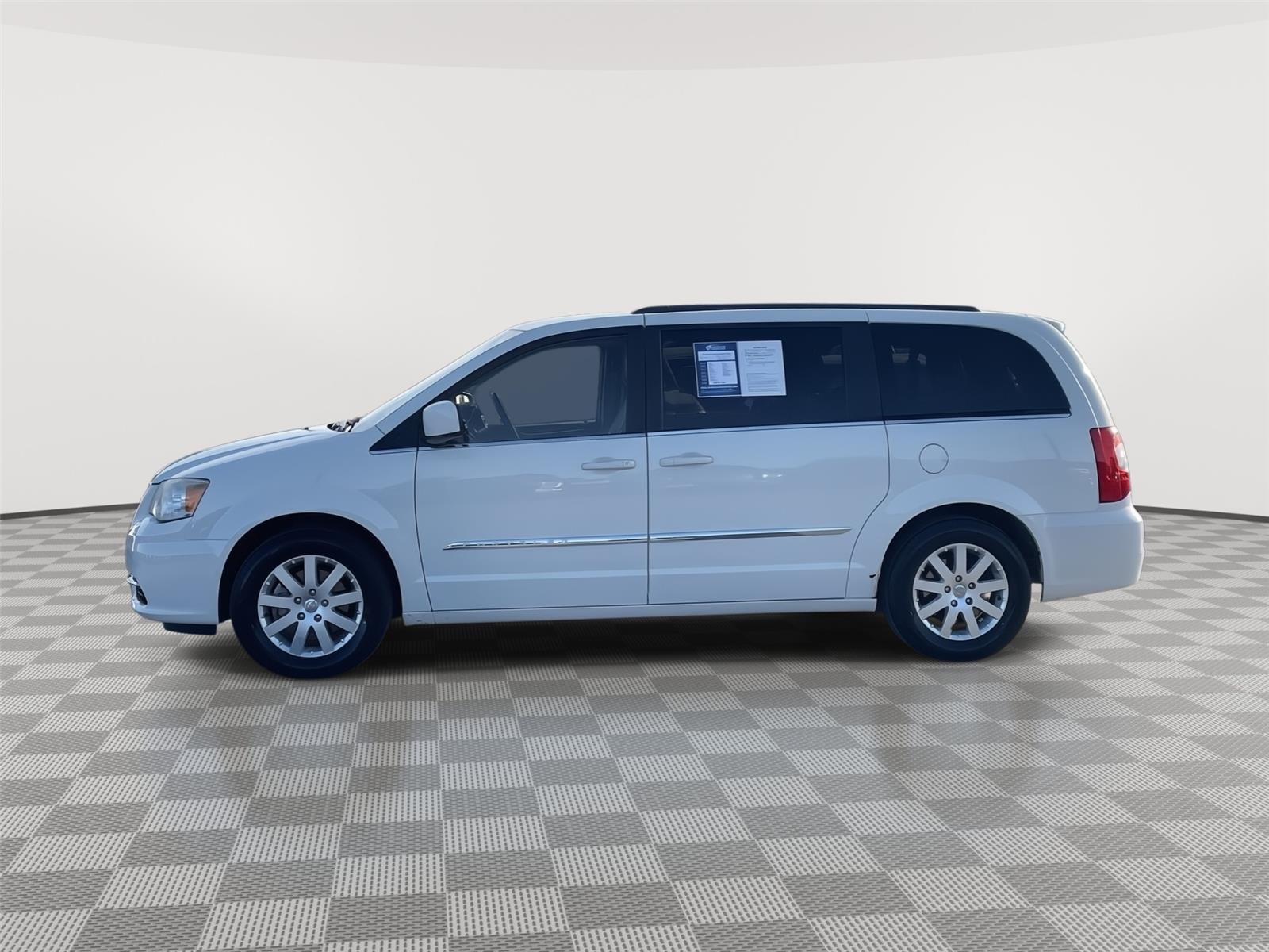 Used 2013 Chrysler Town and Country for sale in Lincoln NE