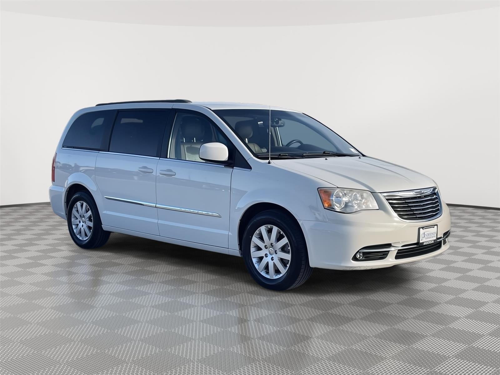 Used 2013 Chrysler Town and Country for sale in Lincoln NE