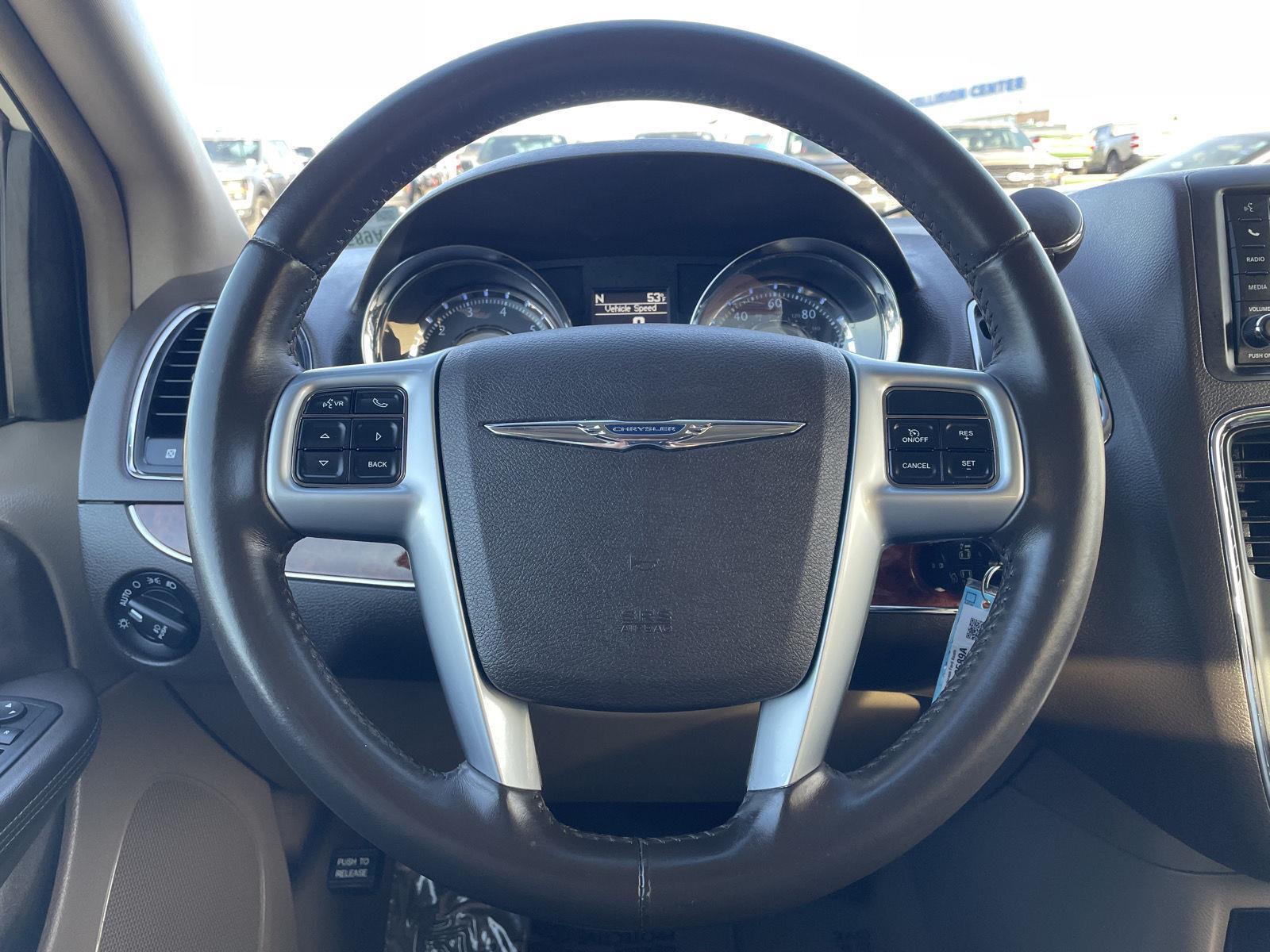Used 2013 Chrysler Town and Country for sale in Lincoln NE