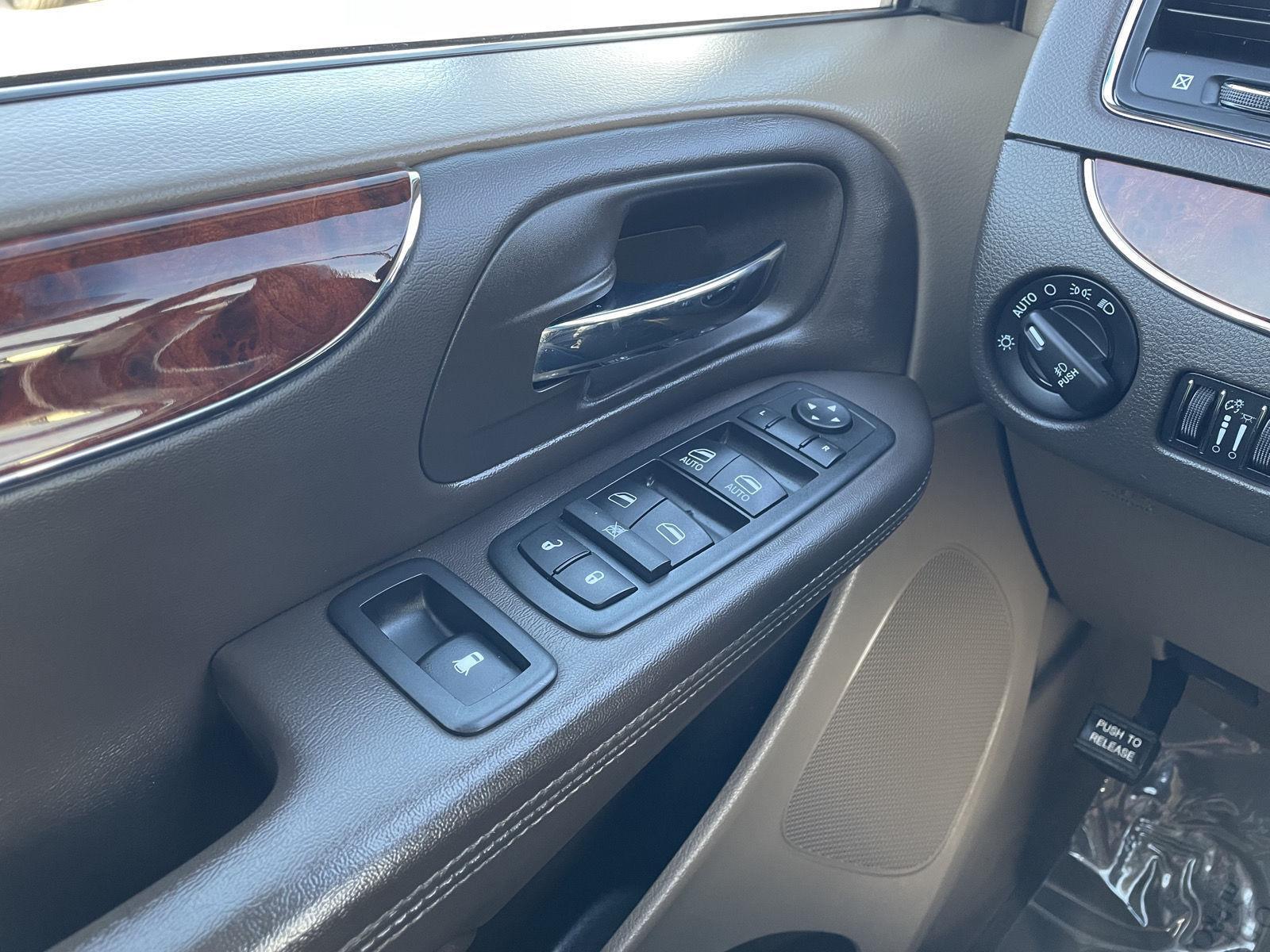 Used 2013 Chrysler Town and Country for sale in Lincoln NE