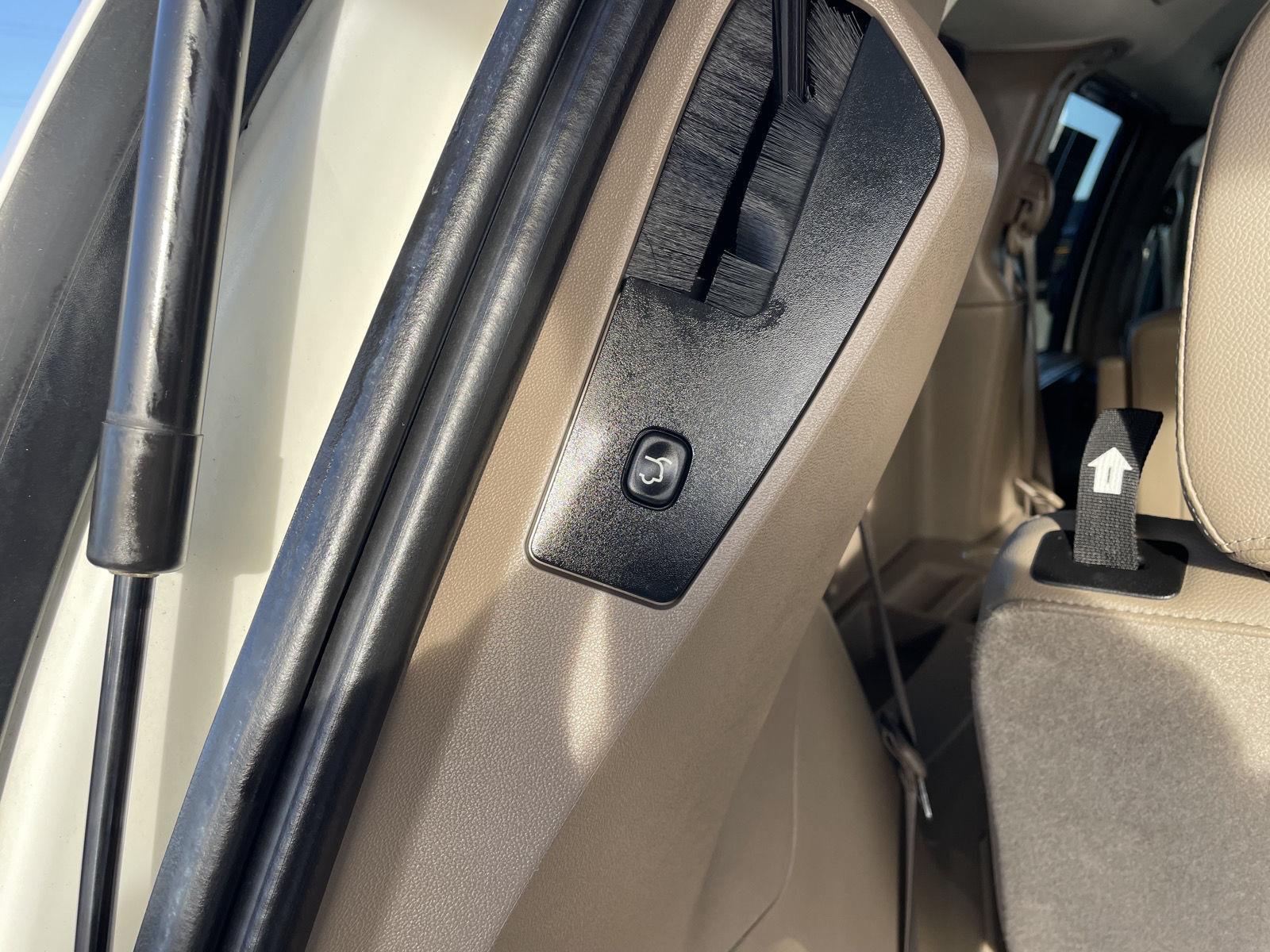 Used 2013 Chrysler Town and Country for sale in Lincoln NE