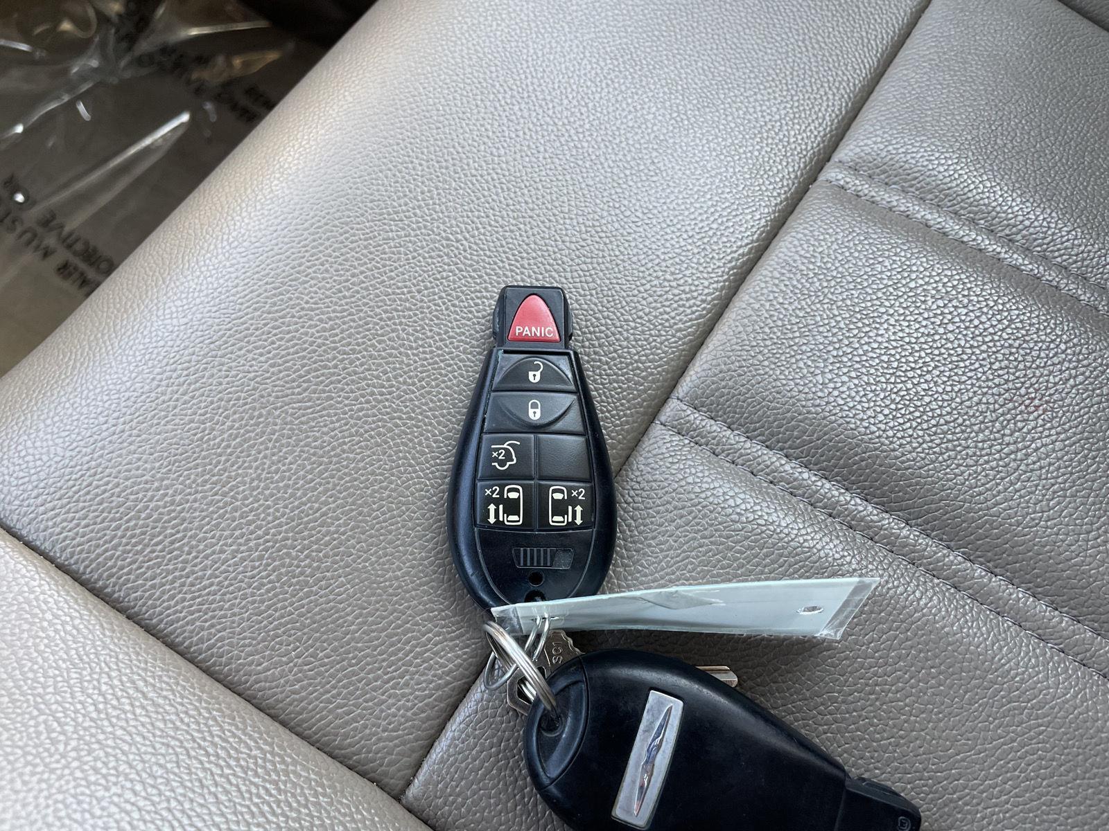 Used 2013 Chrysler Town and Country for sale in Lincoln NE