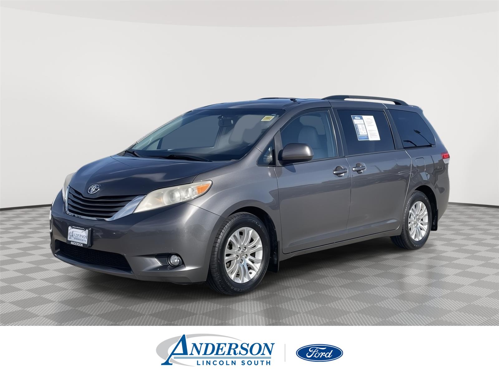 Used 2013 Toyota Sienna for sale in Lincoln NE