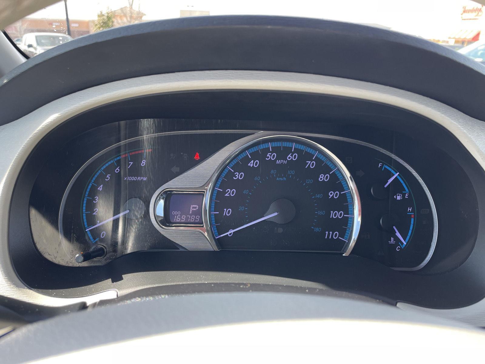 Used 2013 Toyota Sienna XLE 8-Passenger Minivan for sale in Lincoln NE