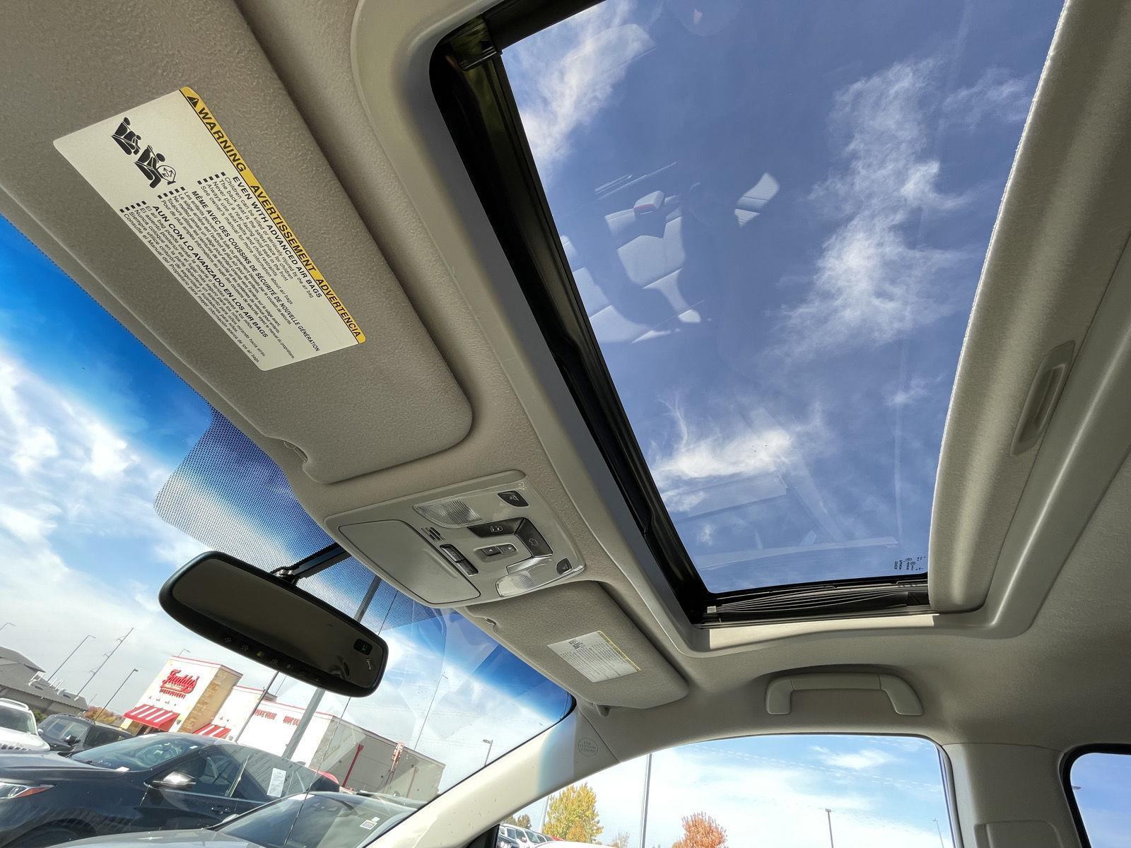 Used 2013 Toyota Sienna XLE 8-Passenger Minivan for sale in Lincoln NE