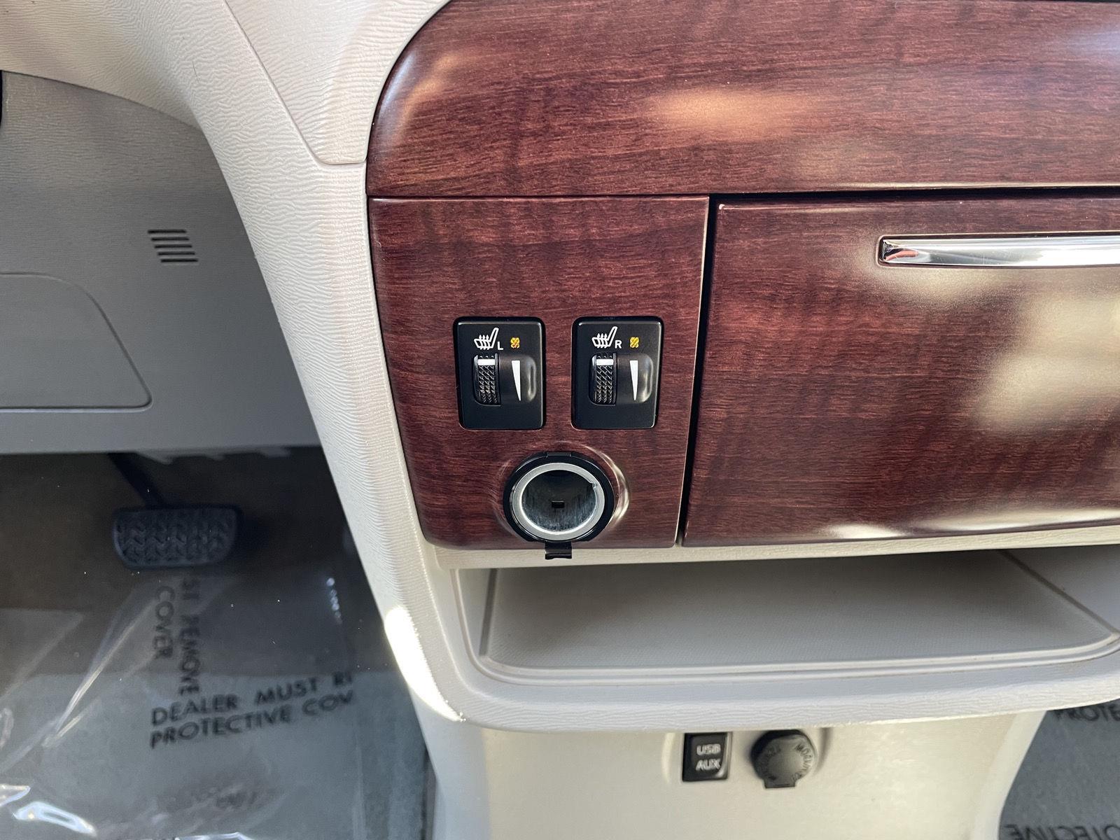 Used 2013 Toyota Sienna XLE 8-Passenger Minivan for sale in Lincoln NE