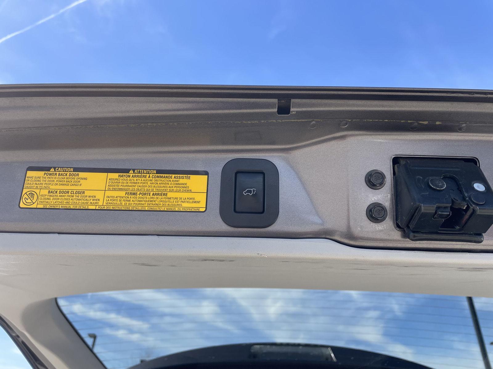 Used 2013 Toyota Sienna XLE 8-Passenger Minivan for sale in Lincoln NE