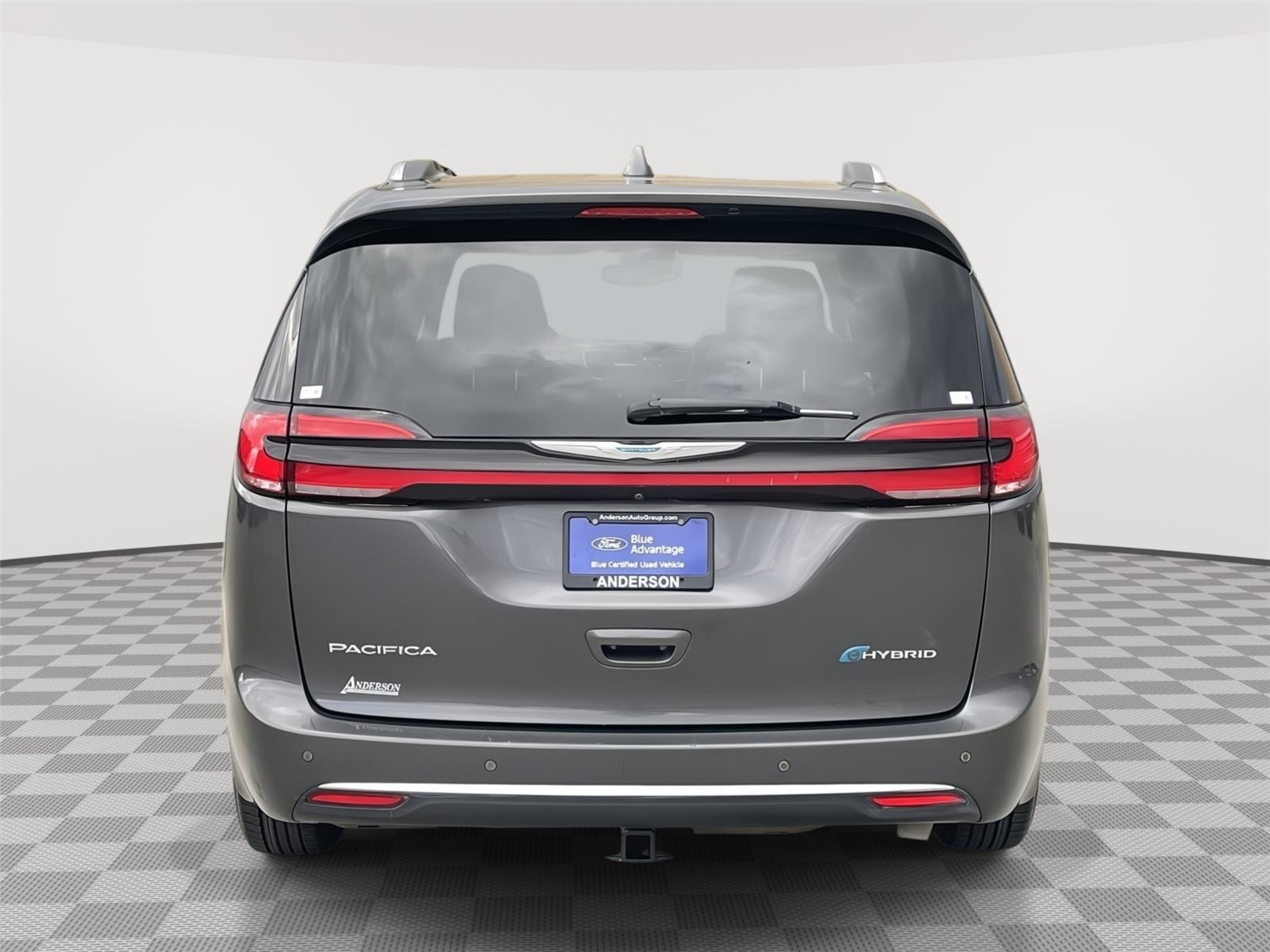 Used 2021 Chrysler Pacifica Hybrid Touring L Minivan for sale in Lincoln NE