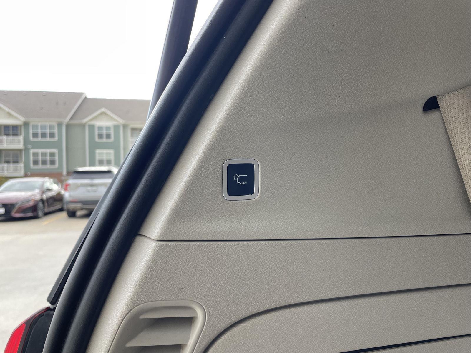 Used 2021 Chrysler Pacifica Hybrid Touring L Minivan for sale in Lincoln NE