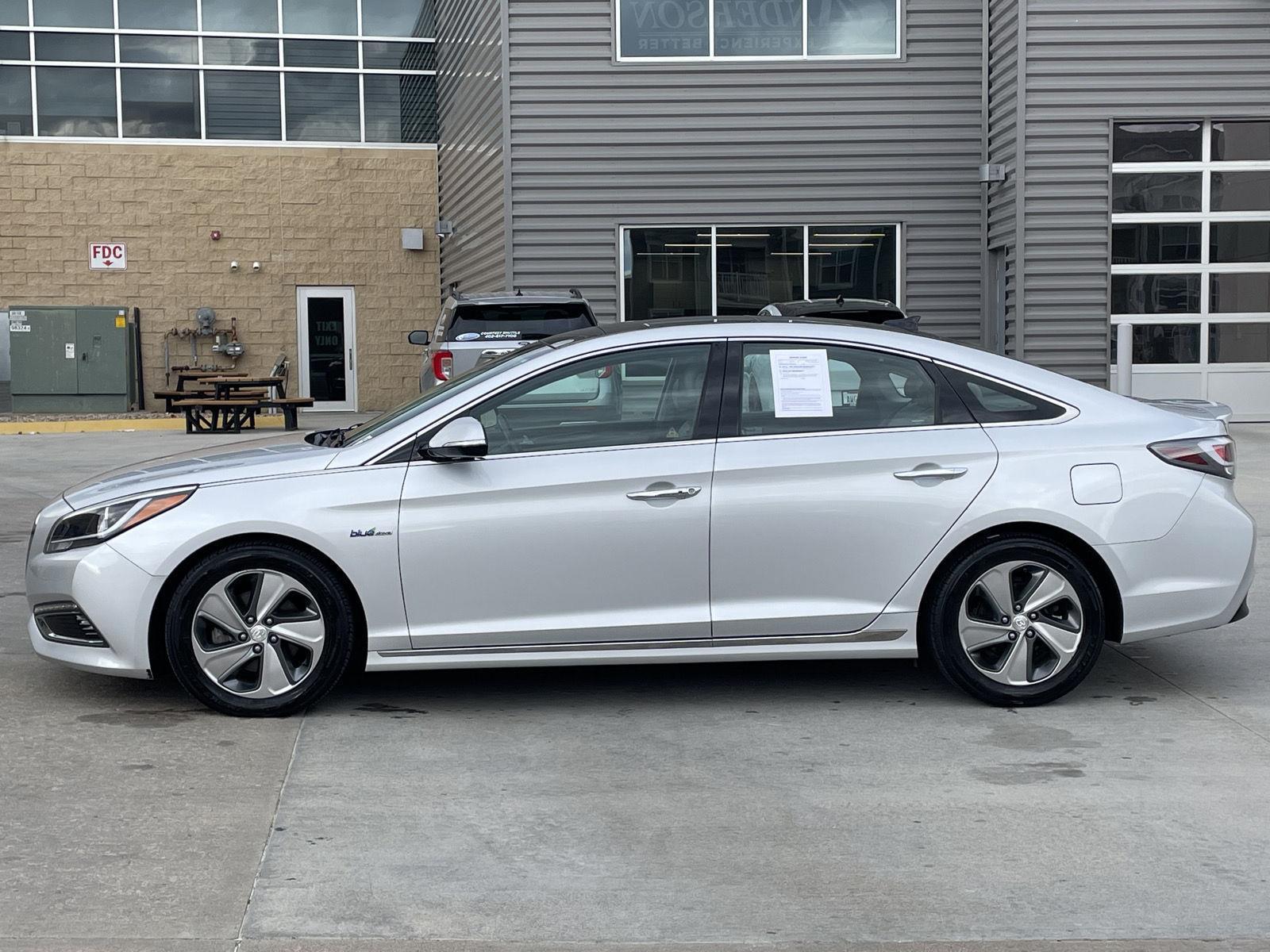 Used 2017 Hyundai Sonata Hybrid for sale in Lincoln NE
