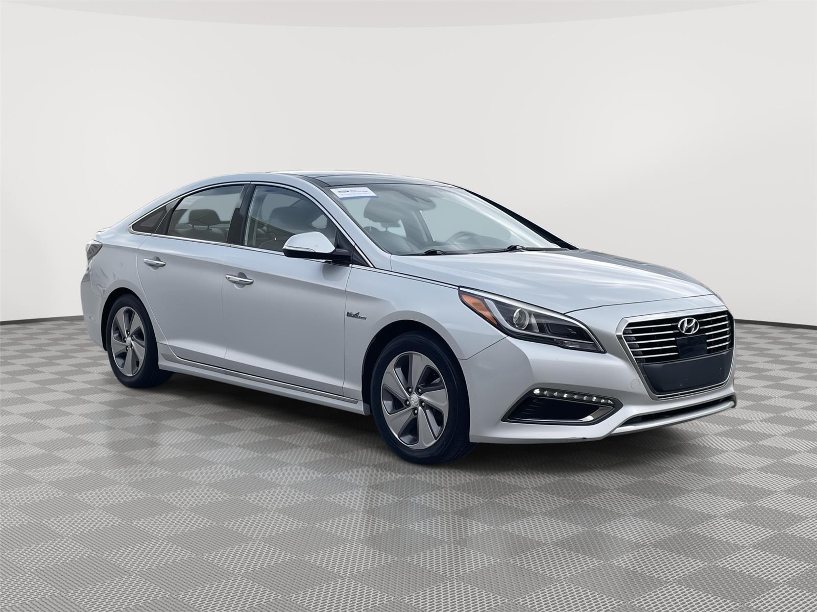 Used 2017 Hyundai Sonata Hybrid for sale in Lincoln NE