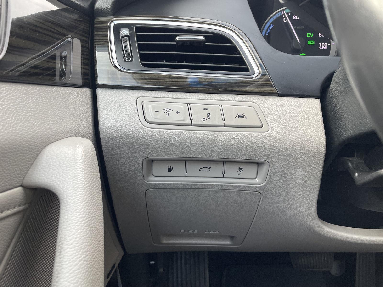 Used 2017 Hyundai Sonata Hybrid for sale in Lincoln NE