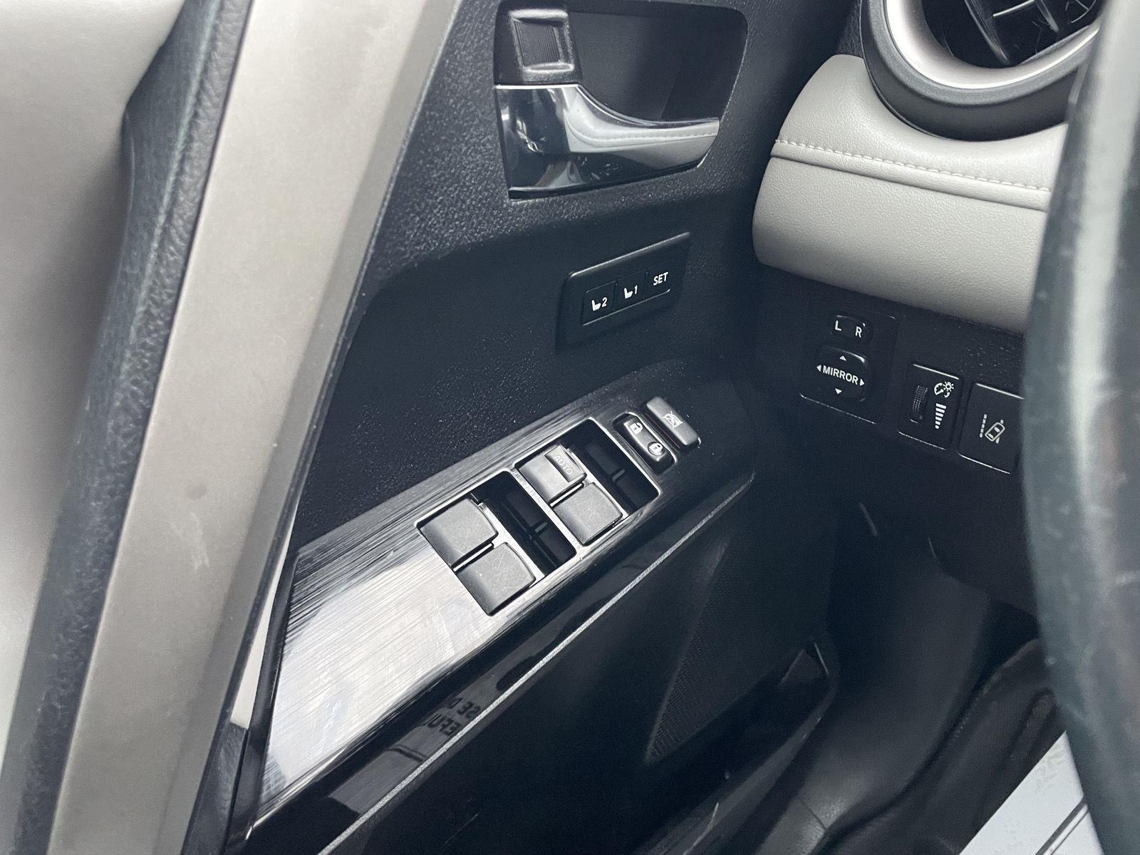 Used 2018 Toyota RAV4 for sale in Lincoln NE