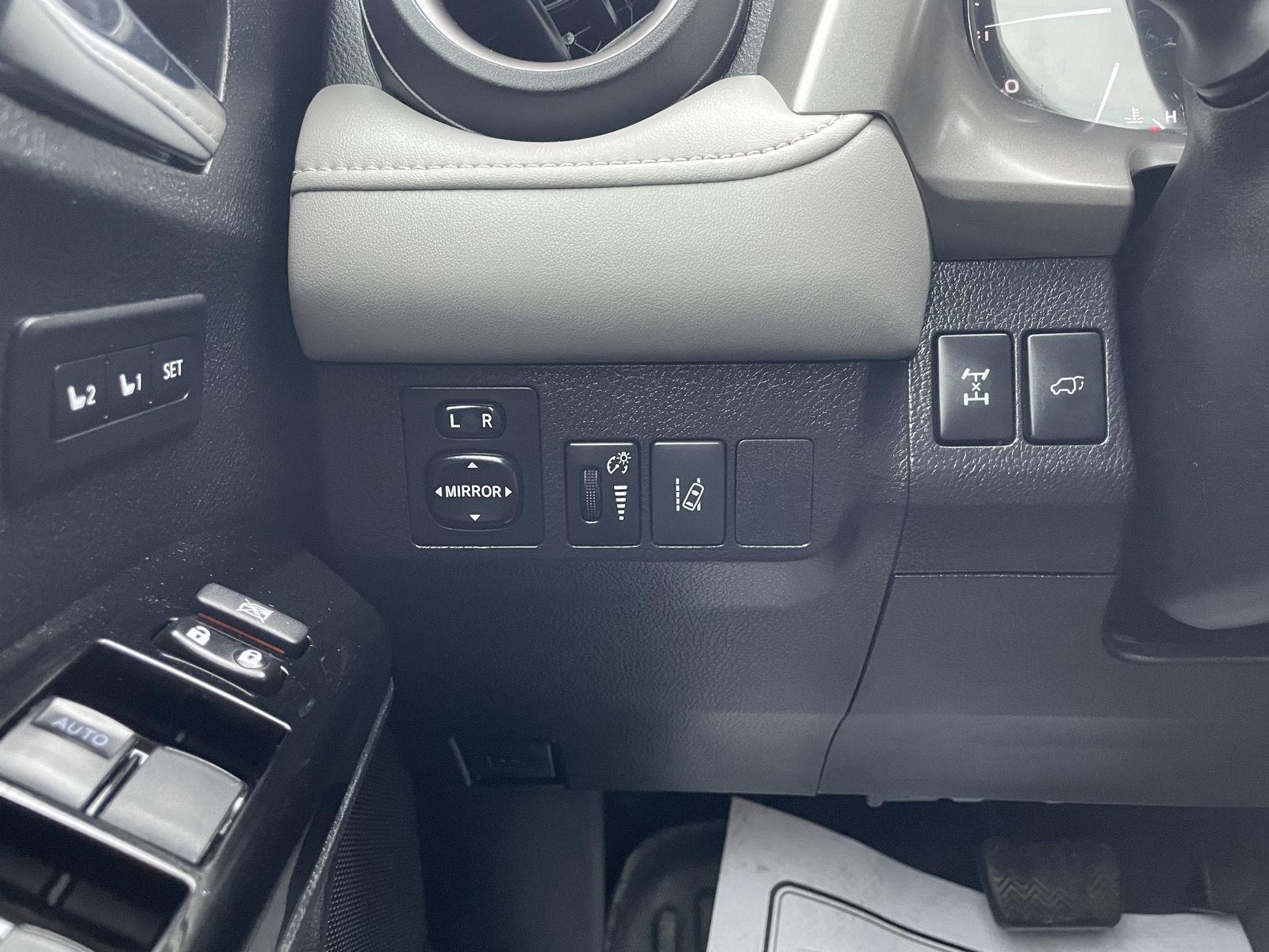 Used 2018 Toyota RAV4 for sale in Lincoln NE