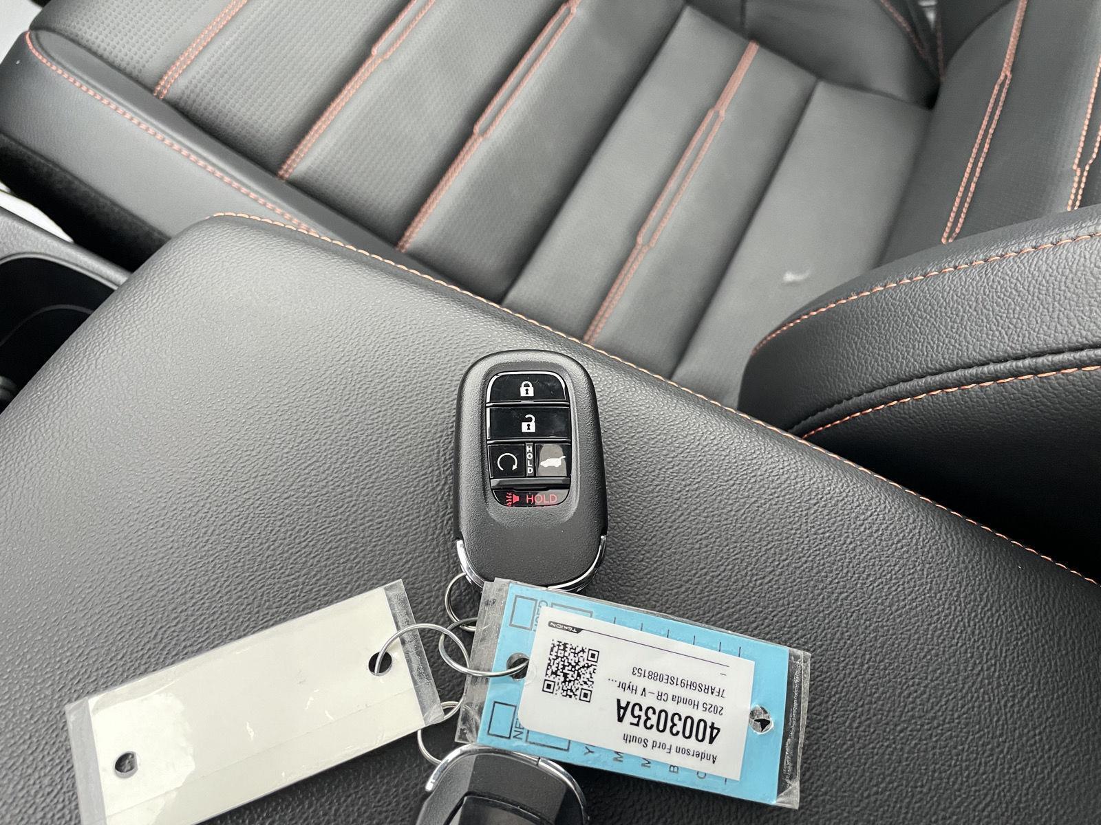 Used 2025 Honda CR-V Hybrid for sale in Lincoln NE