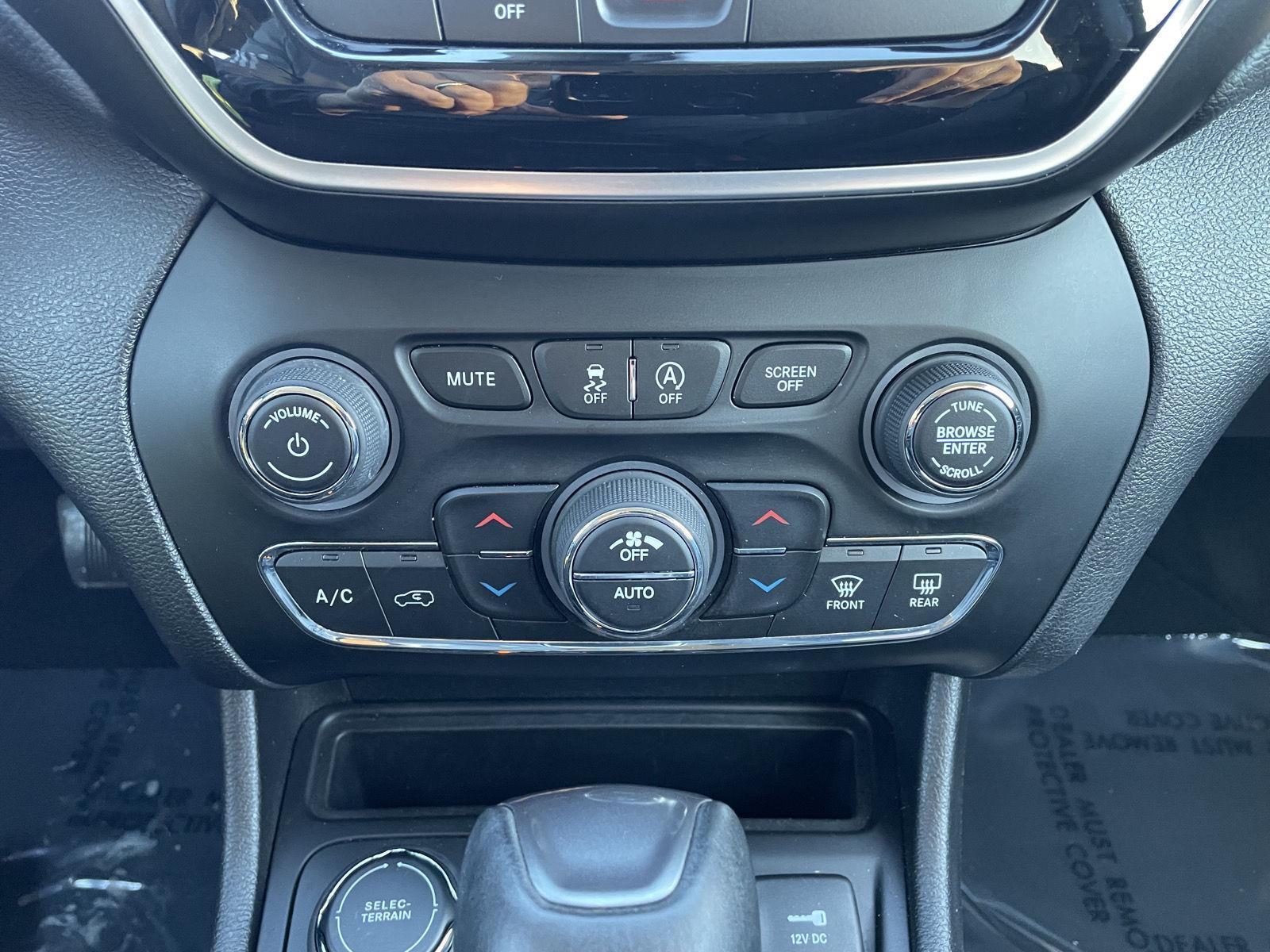 Used 2019 Jeep Cherokee Limited SUV/Crossover for sale in Lincoln NE