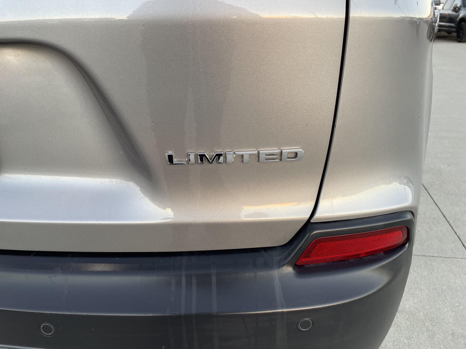 Used 2019 Jeep Cherokee for sale in Lincoln NE