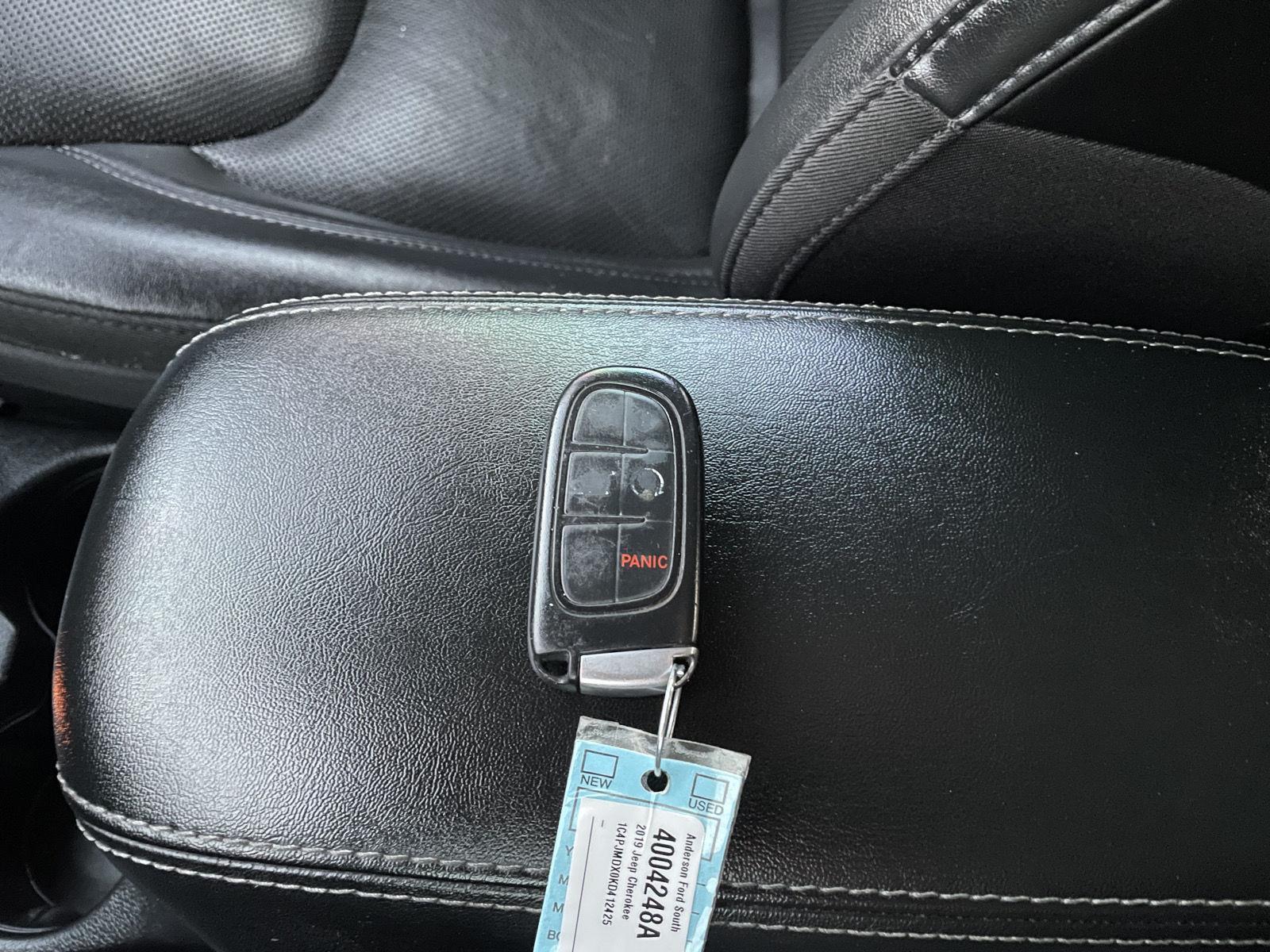 Used 2019 Jeep Cherokee for sale in Lincoln NE