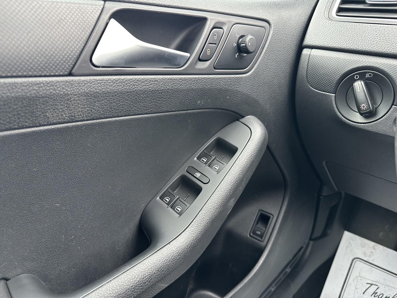 Used 2013 Volkswagen Jetta for sale in Lincoln NE