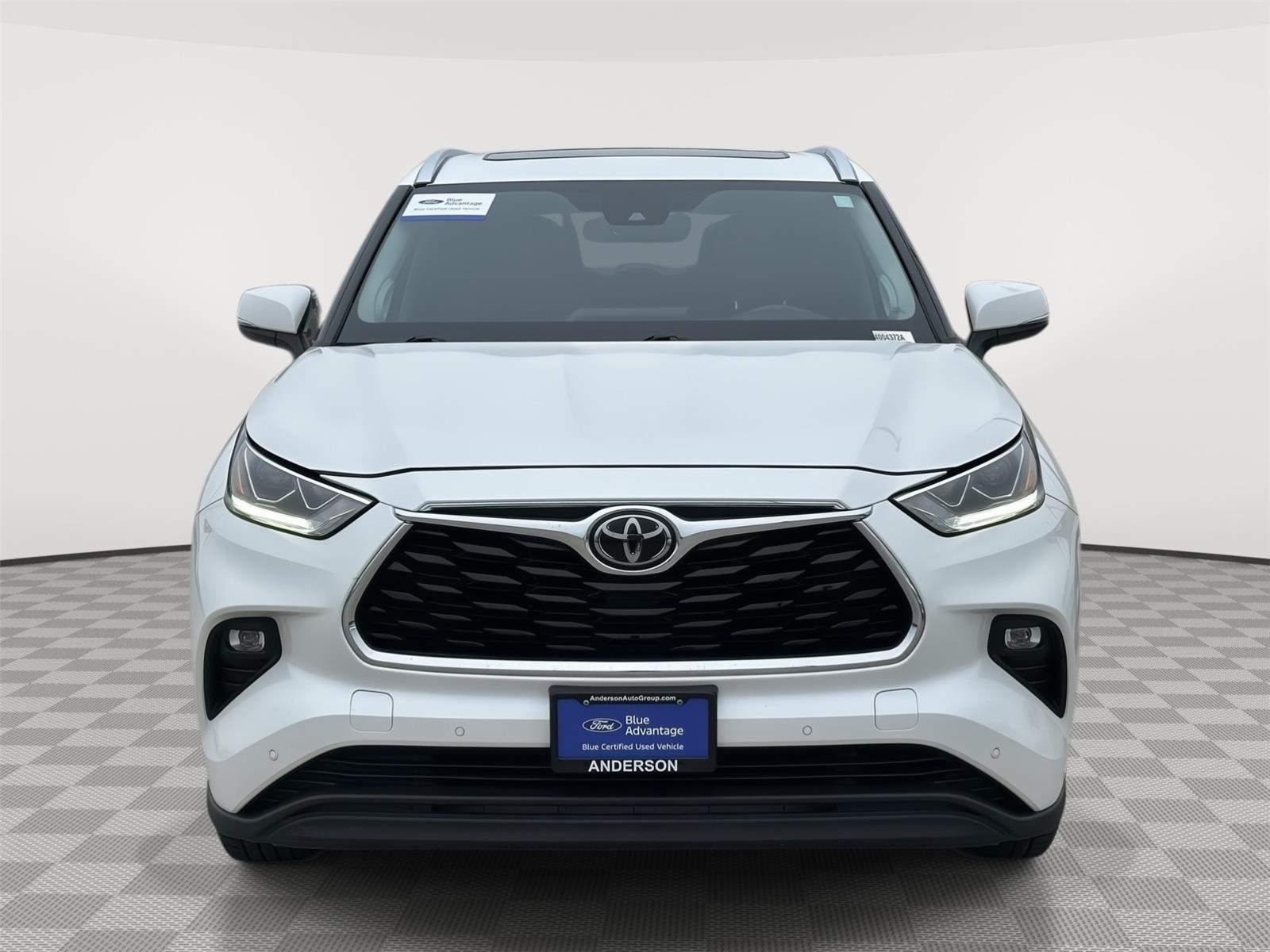 Used 2020 Toyota Highlander for sale in Lincoln NE