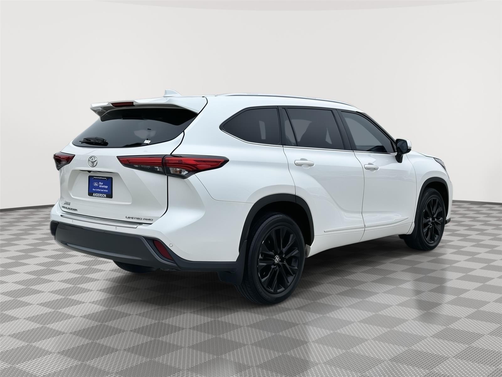 Used 2020 Toyota Highlander for sale in Lincoln NE