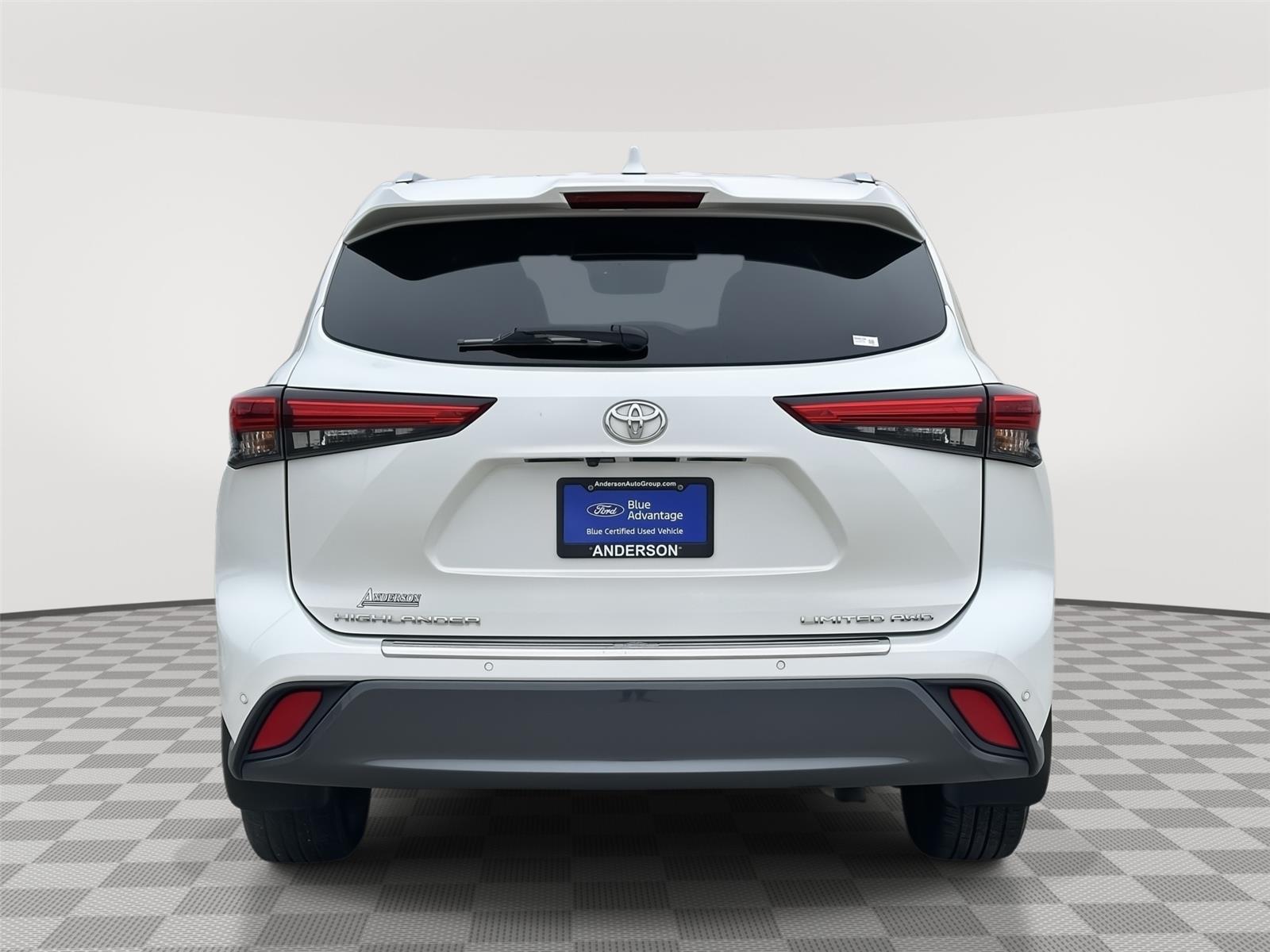 Used 2020 Toyota Highlander for sale in Lincoln NE