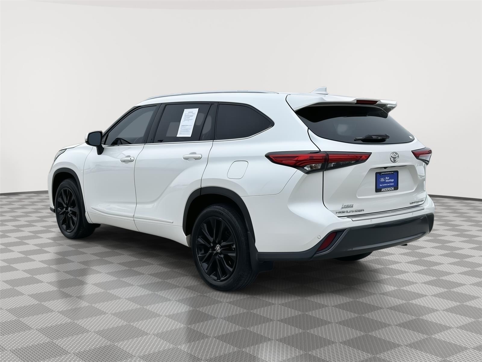 Used 2020 Toyota Highlander for sale in Lincoln NE