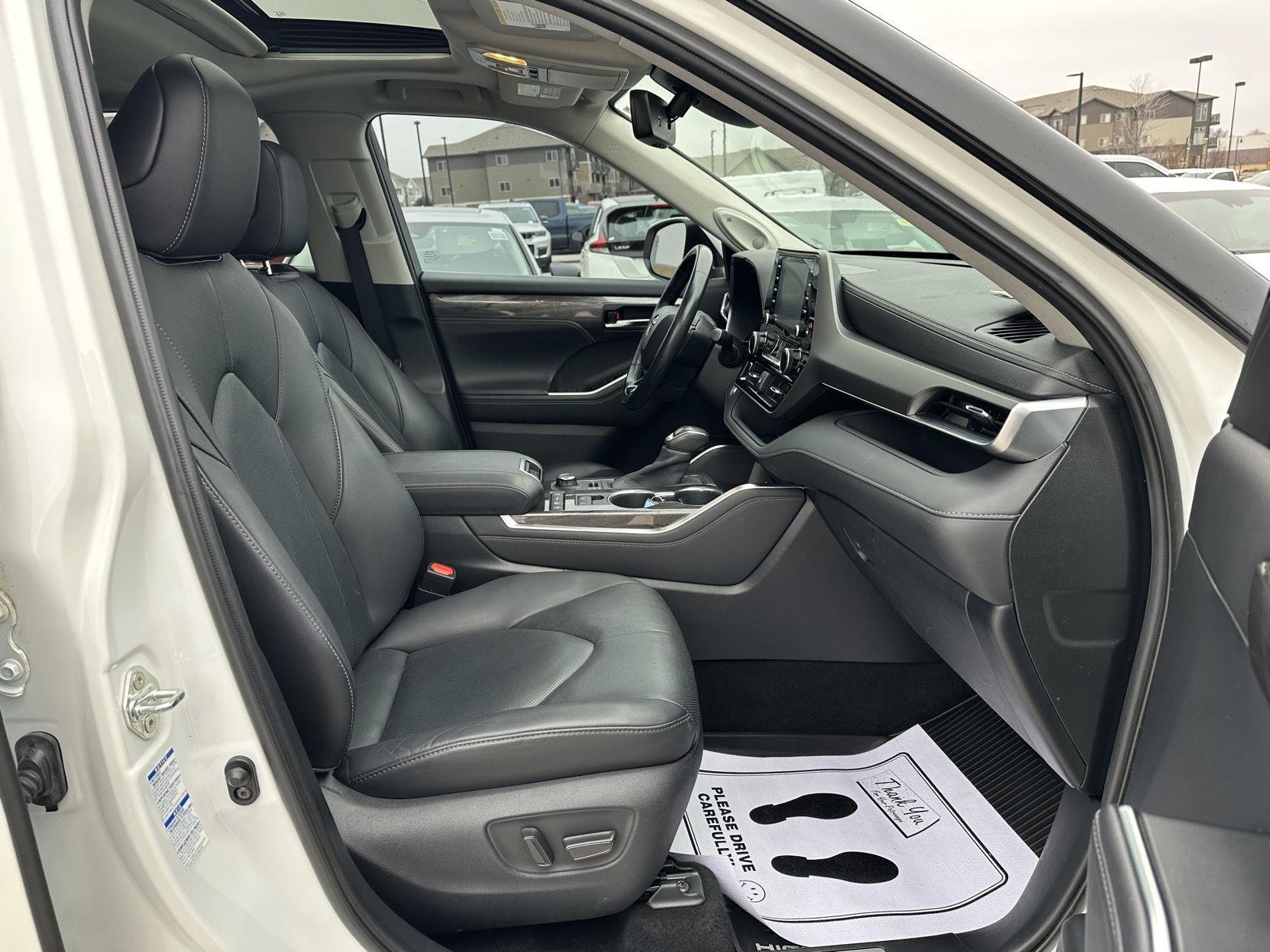 Used 2020 Toyota Highlander for sale in Lincoln NE